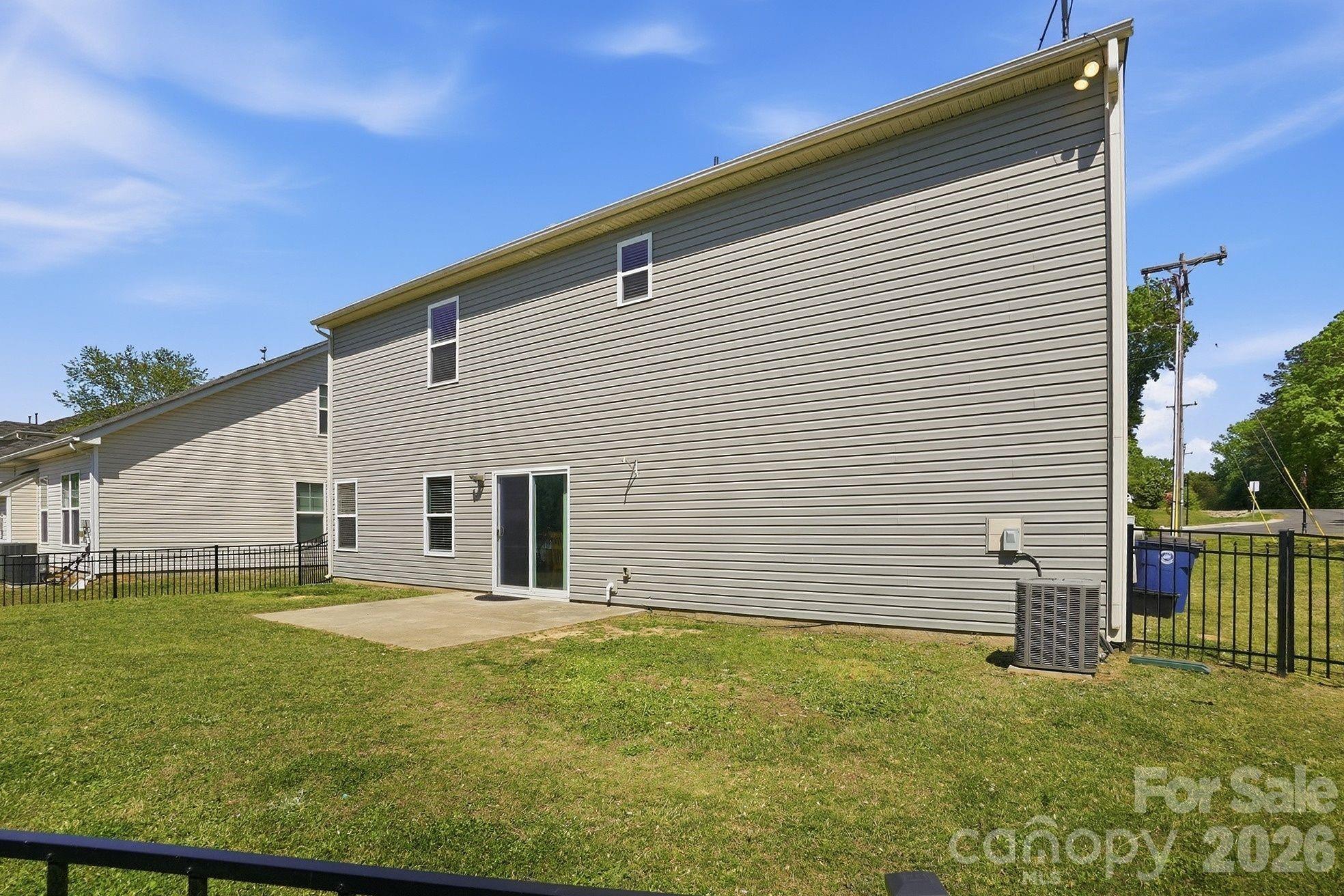 1304 Woodglen Lane