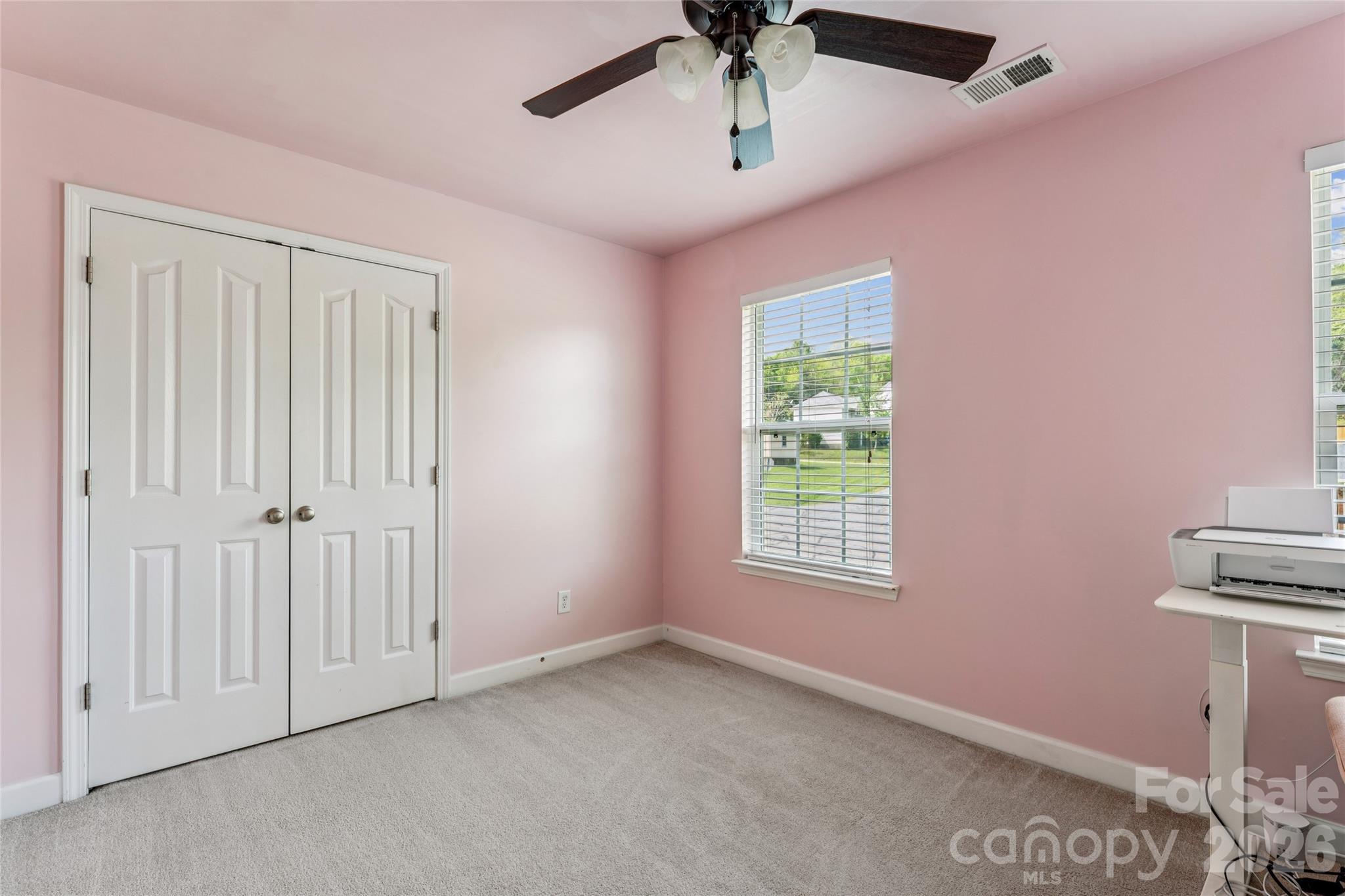 1042 Arrowhead Drive SE
