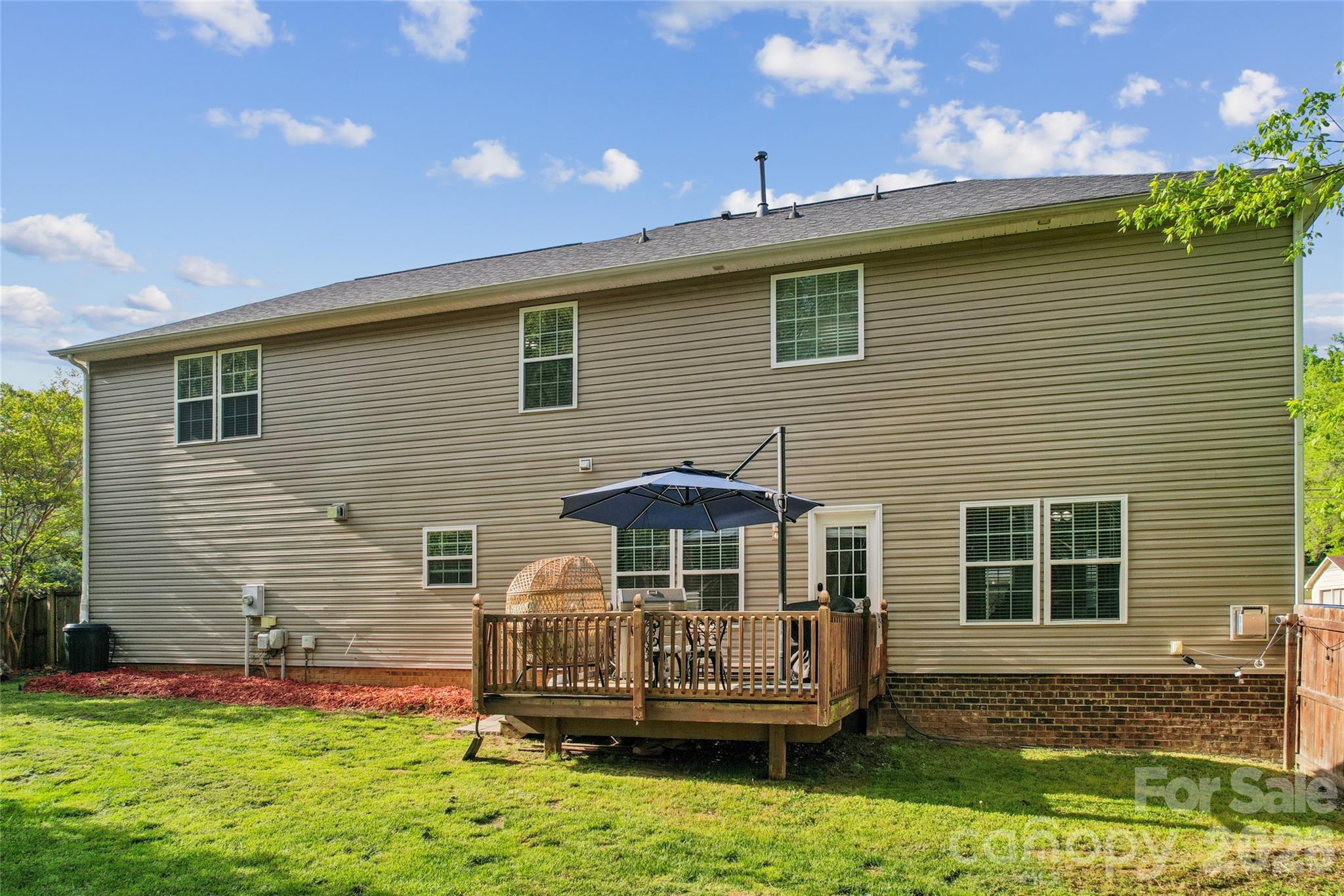 1042 Arrowhead Drive SE