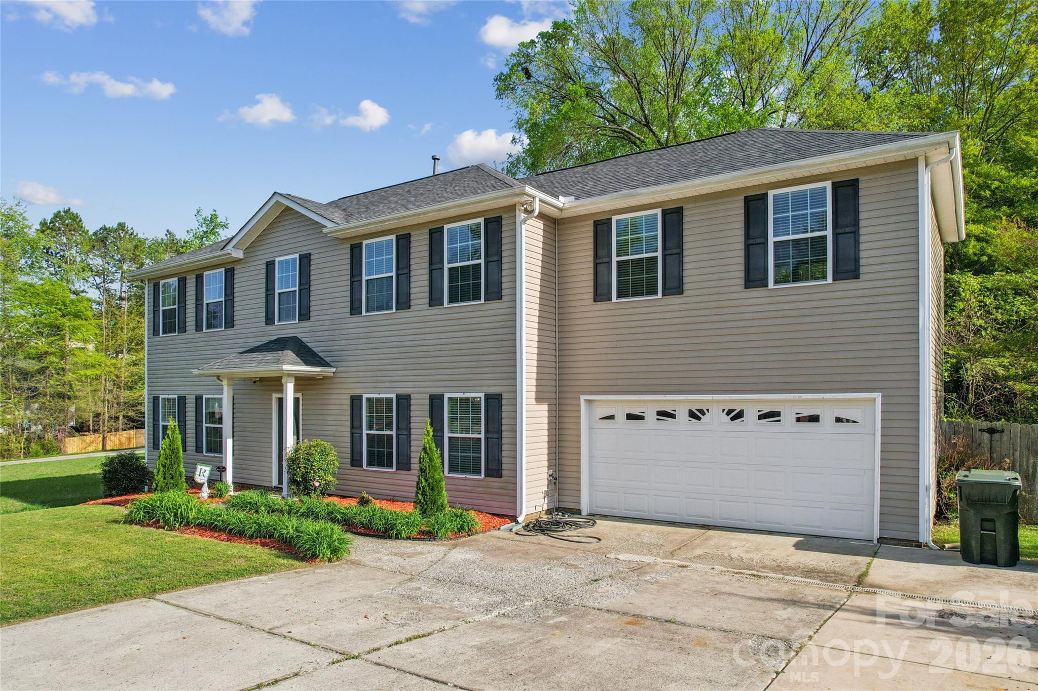 1042 Arrowhead Drive SE