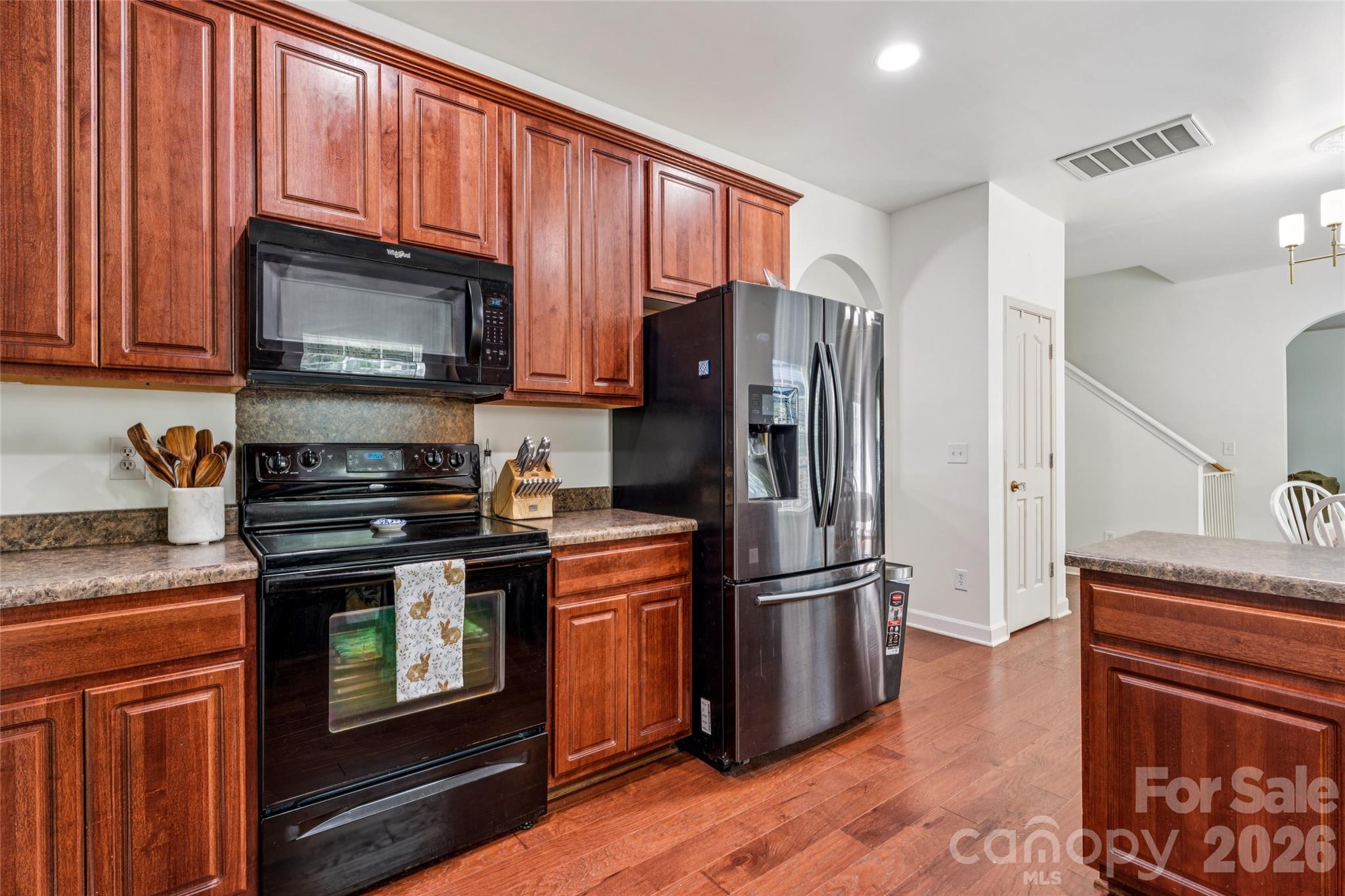 1042 Arrowhead Drive SE