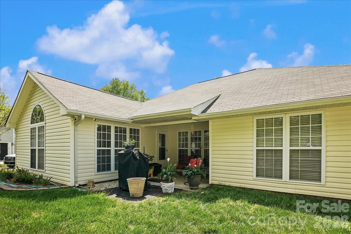 2127 Candlelight Woods Drive