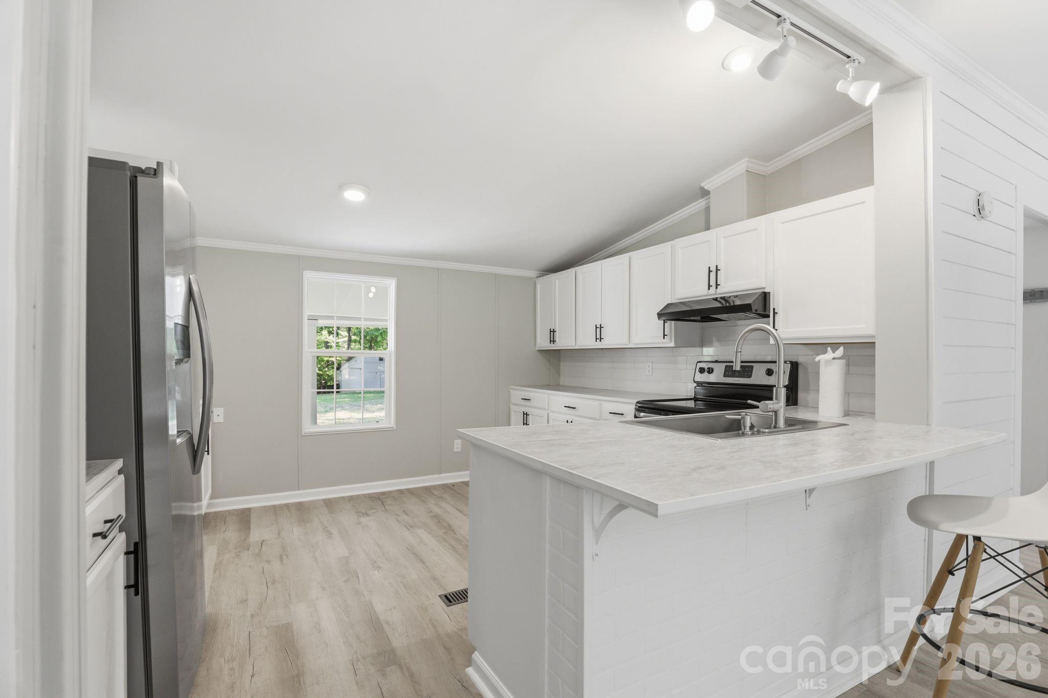 136 Woodridge Lane