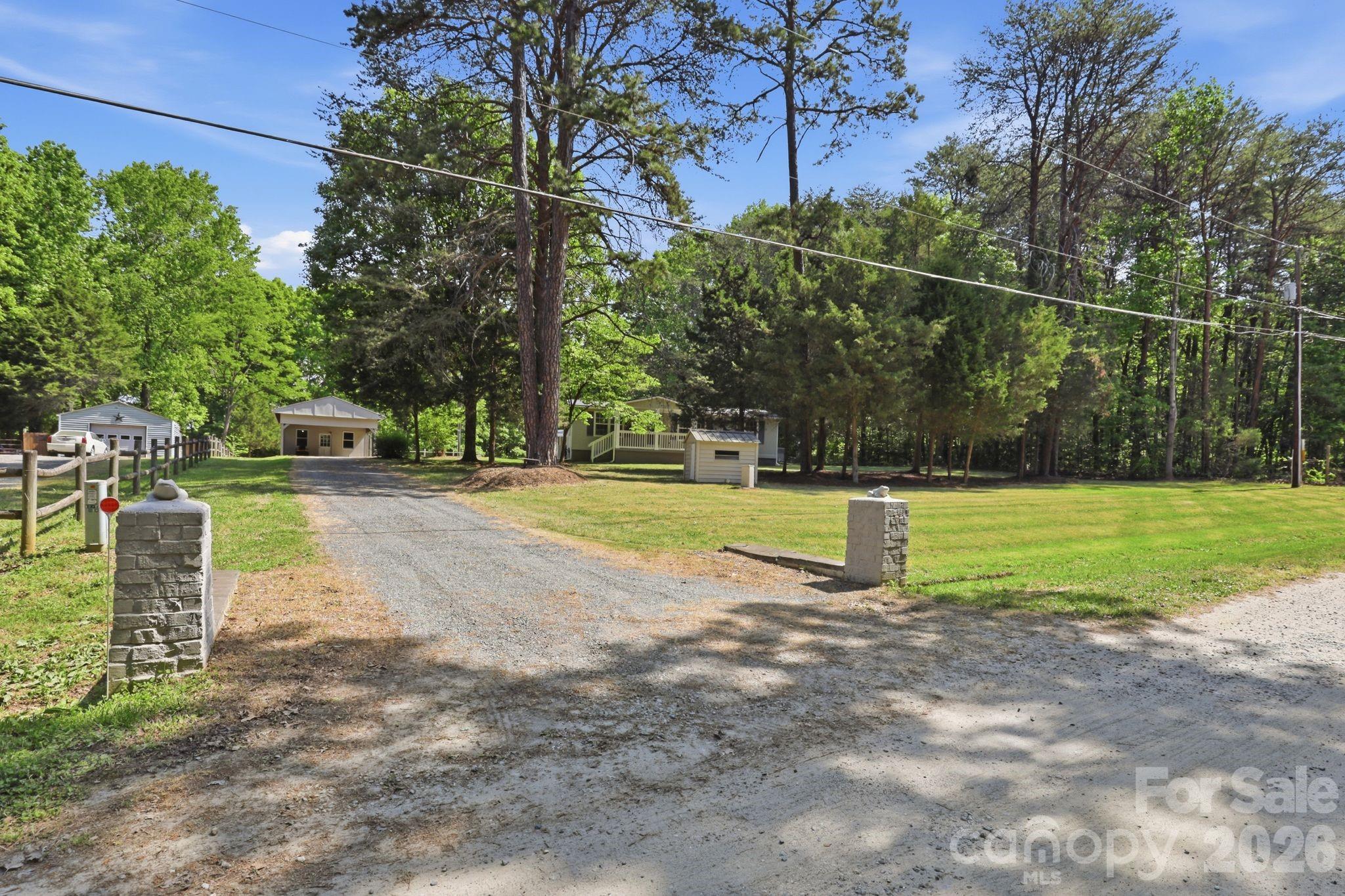 136 Woodridge Lane