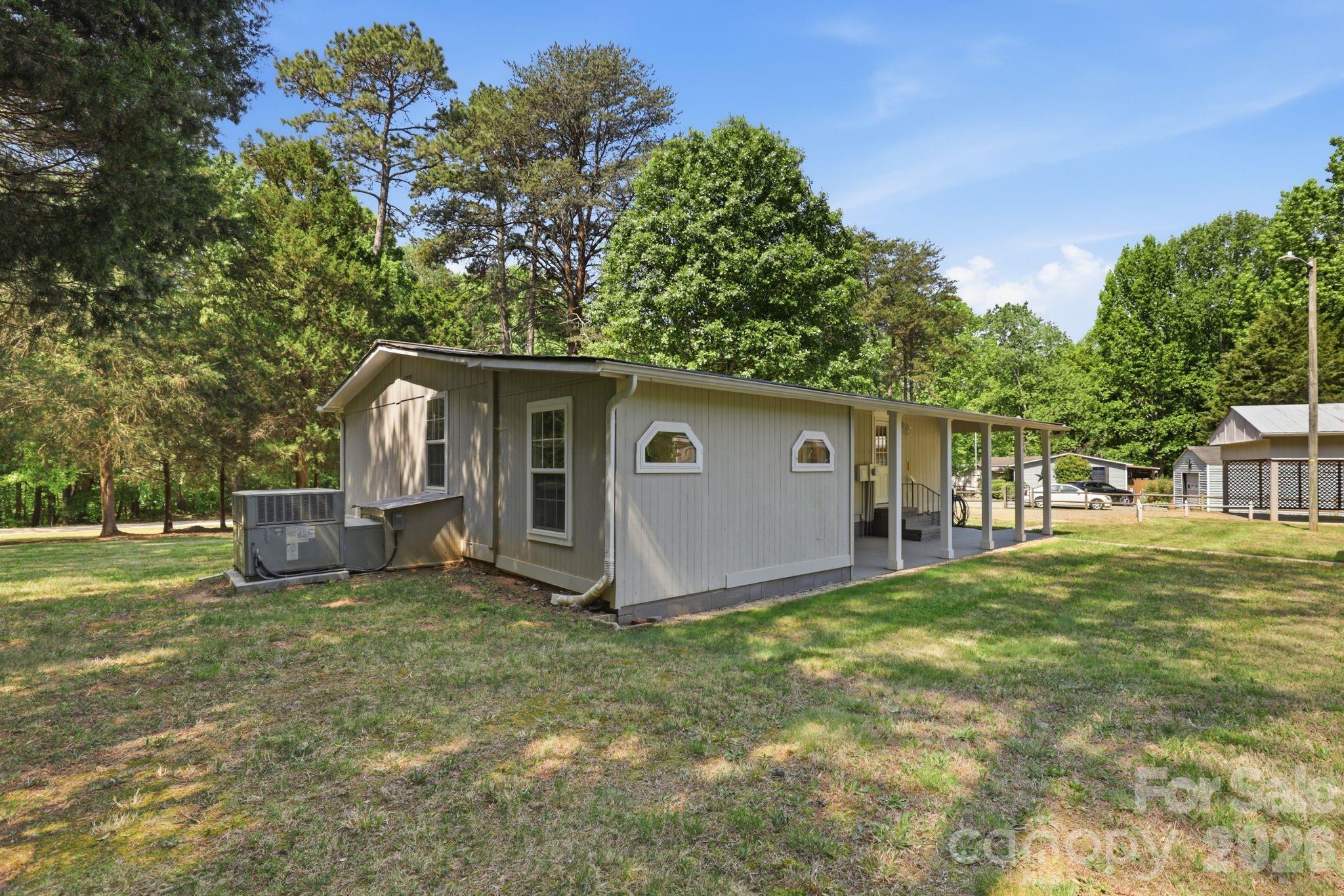 136 Woodridge Lane