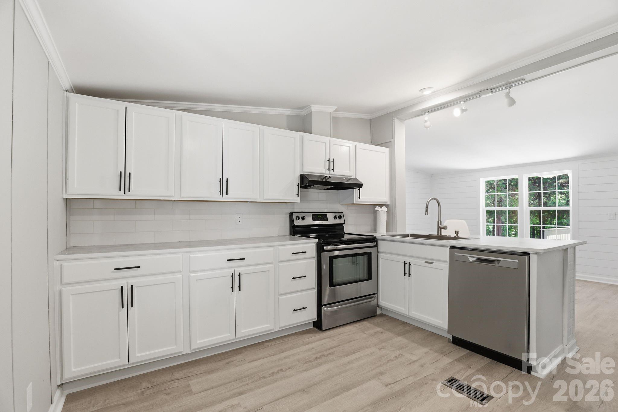 136 Woodridge Lane