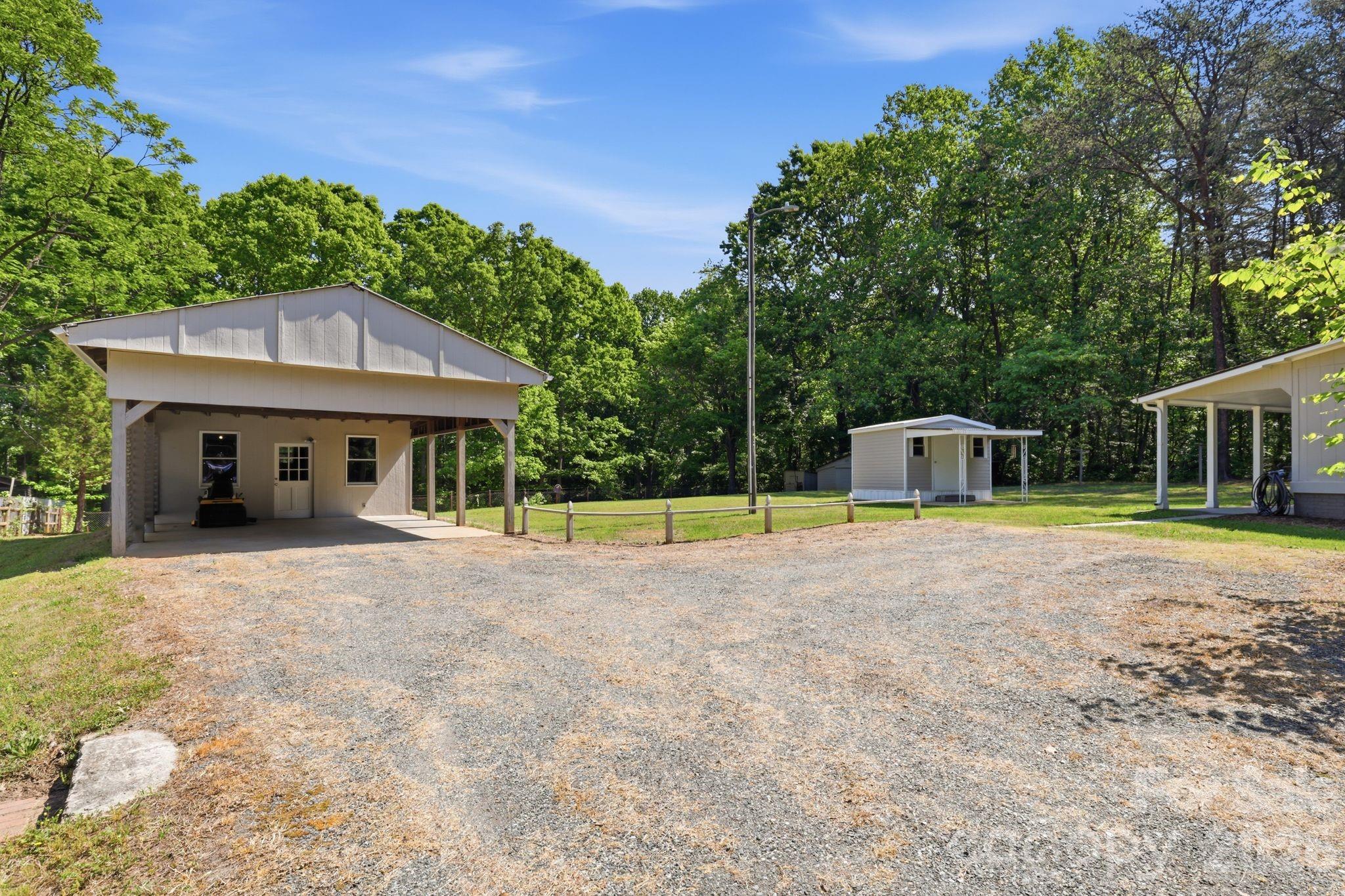 136 Woodridge Lane