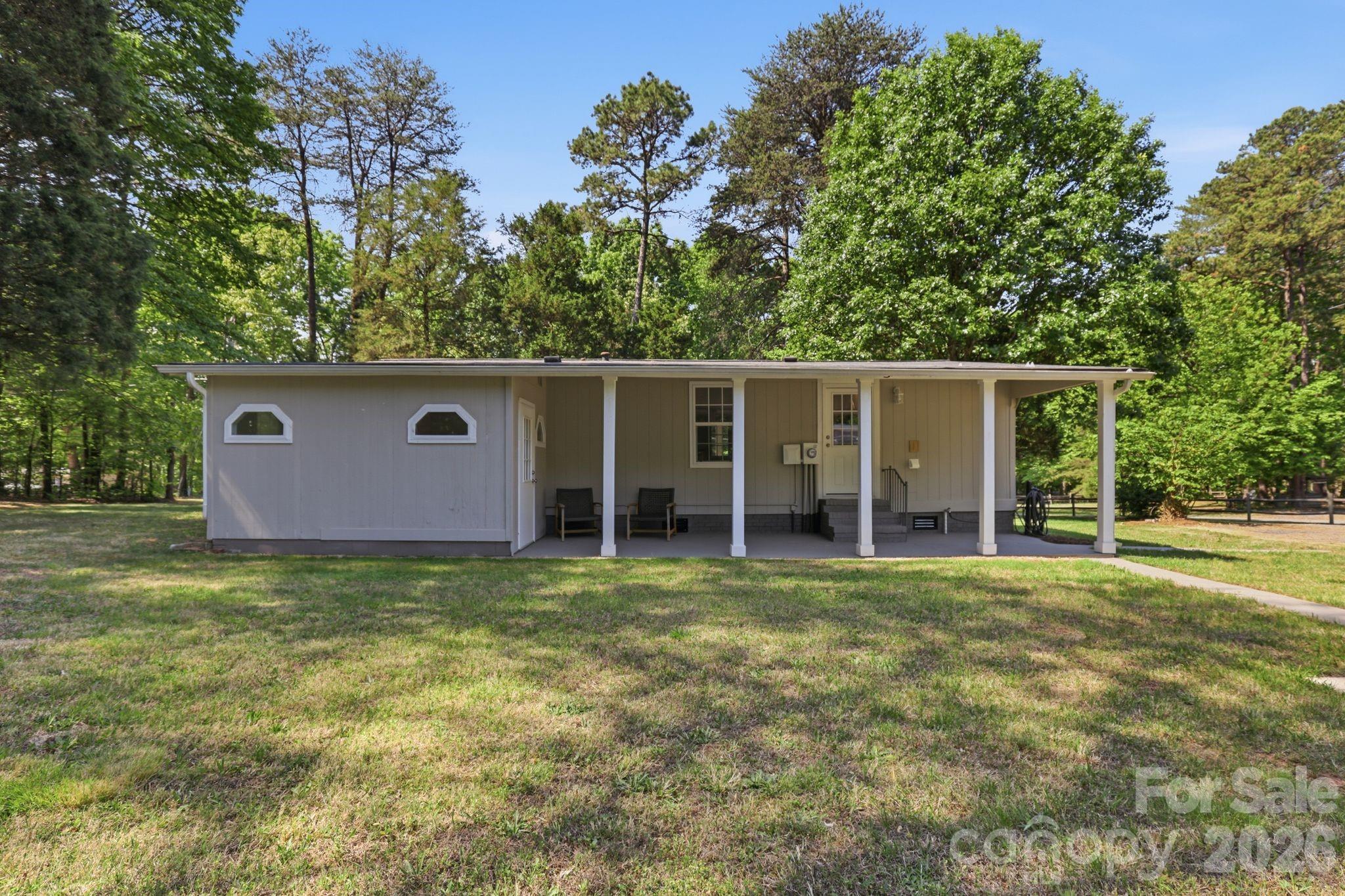 136 Woodridge Lane