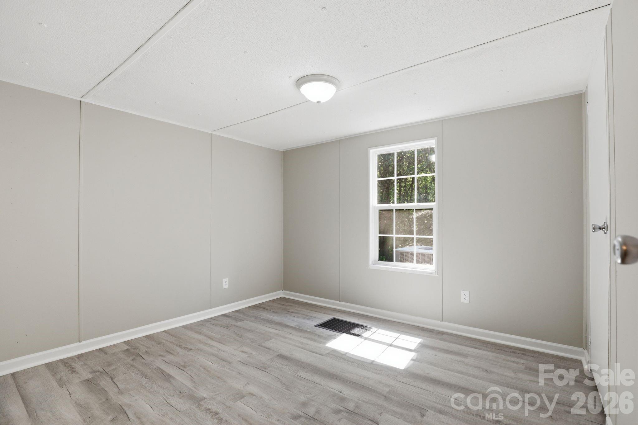 136 Woodridge Lane