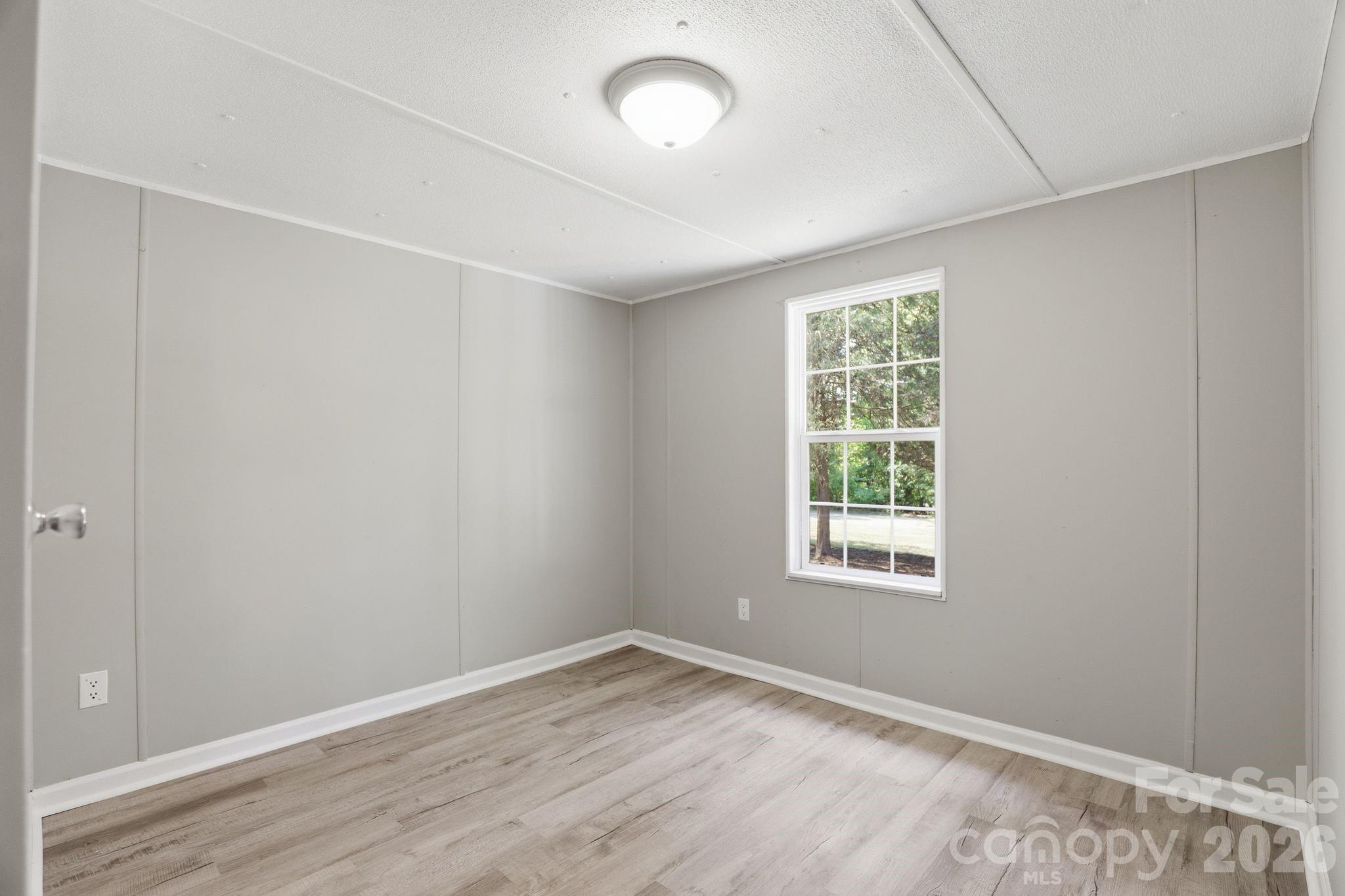 136 Woodridge Lane