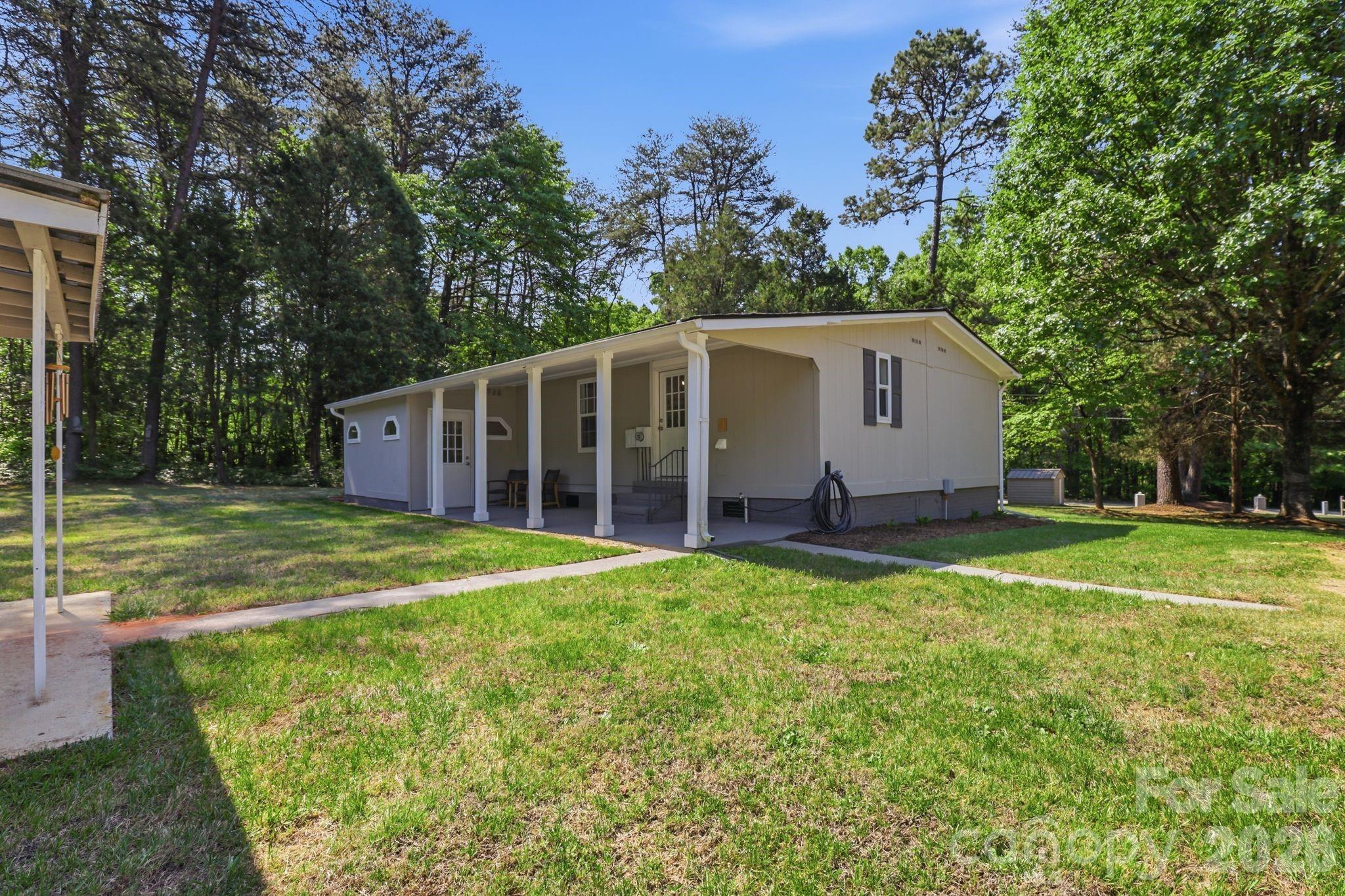 136 Woodridge Lane