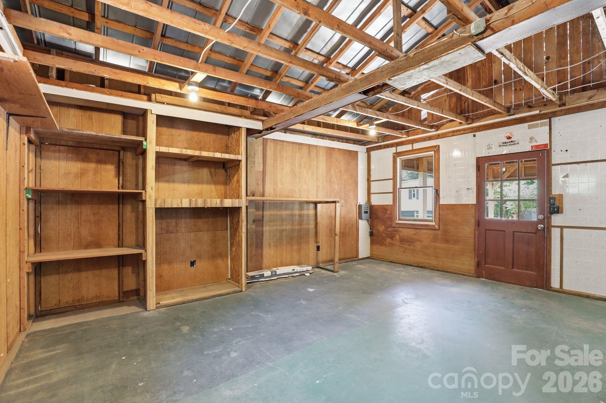 136 Woodridge Lane