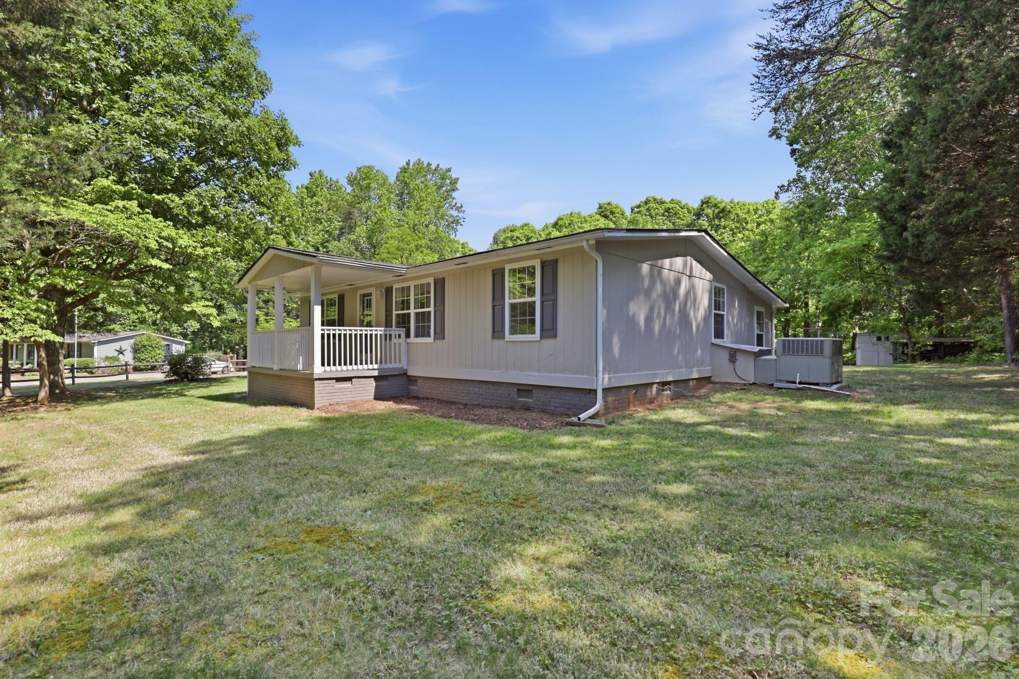 136 Woodridge Lane