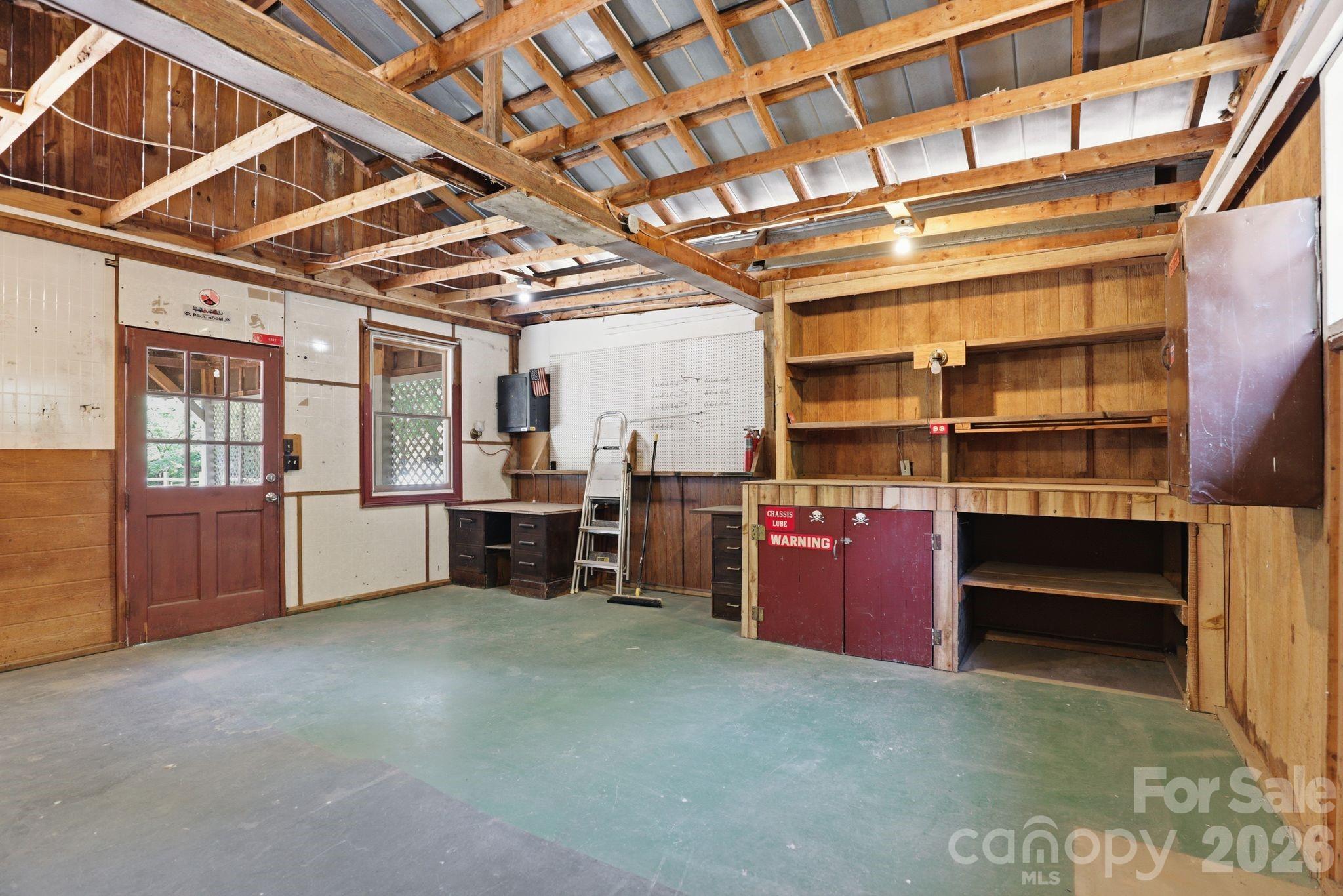 136 Woodridge Lane