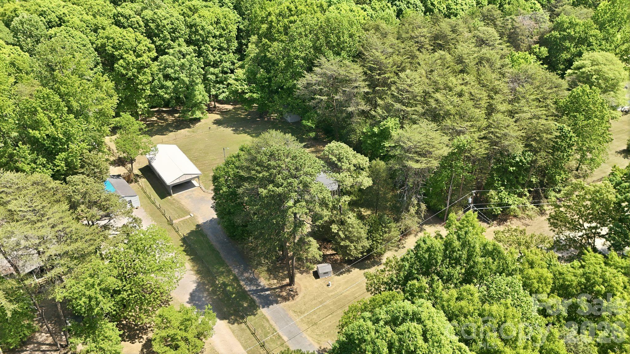 136 Woodridge Lane