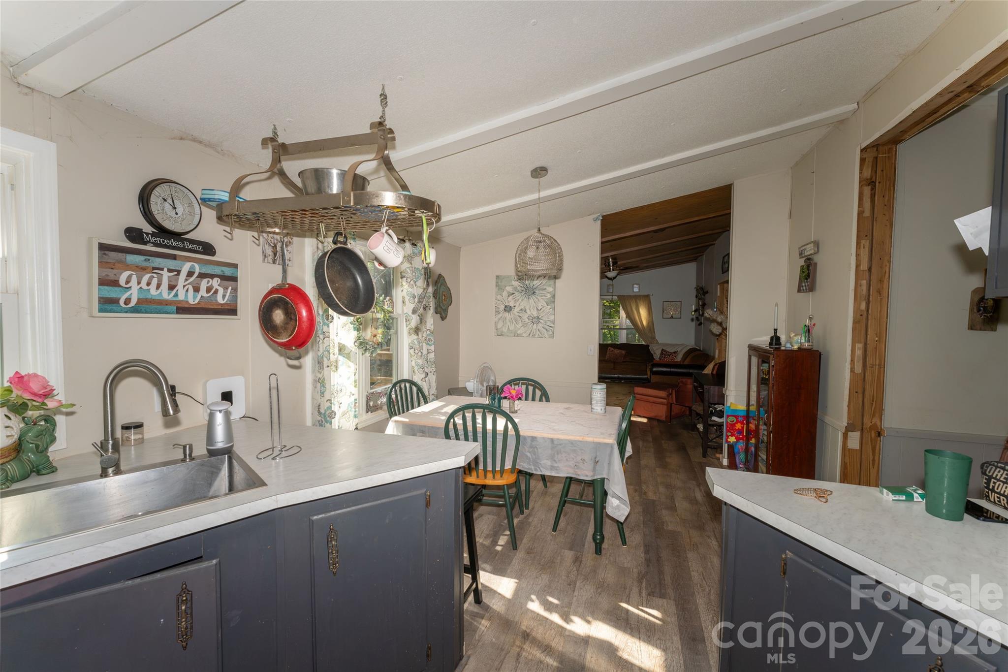 6132 Sherwood Lane
