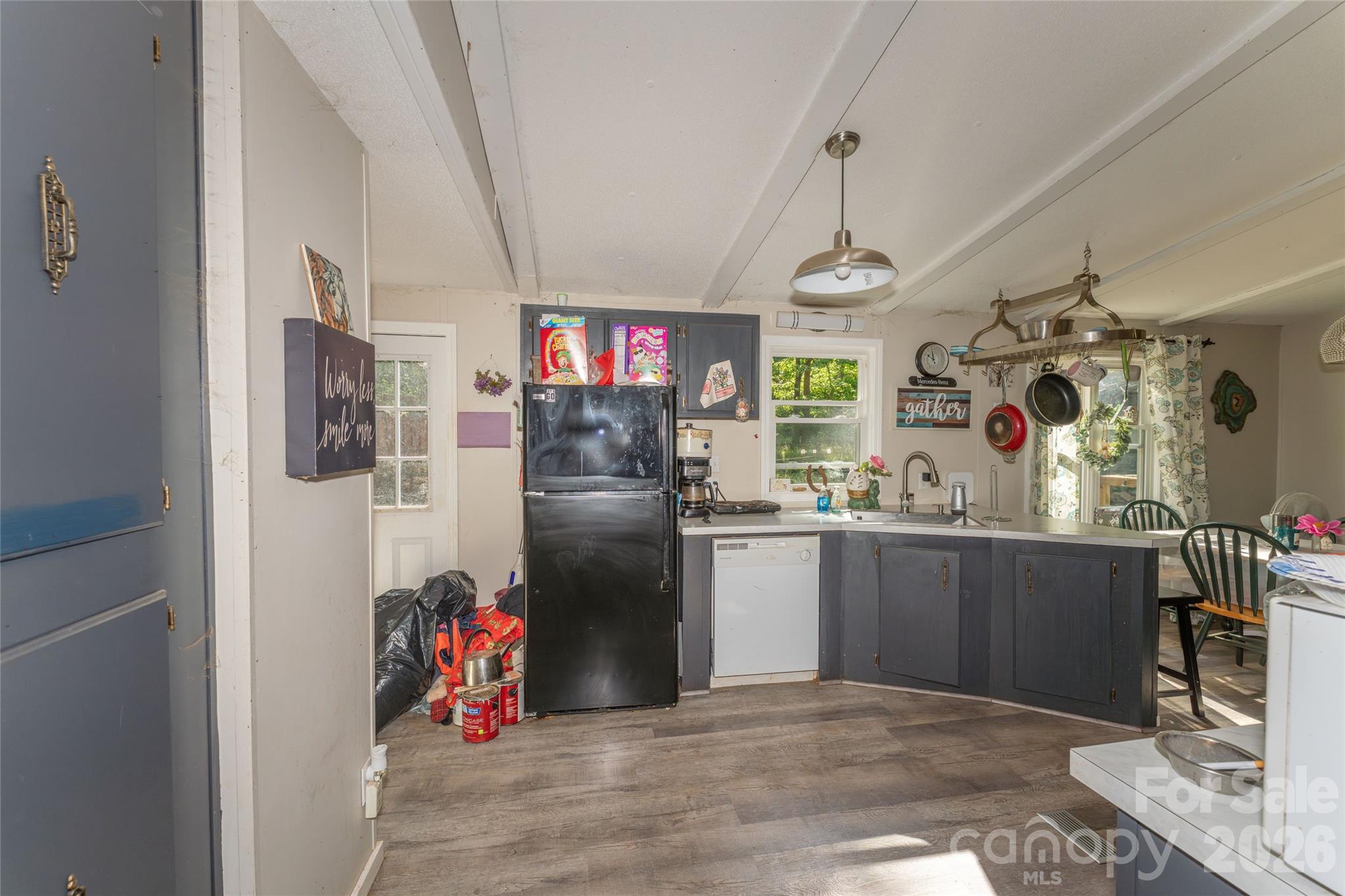 6132 Sherwood Lane