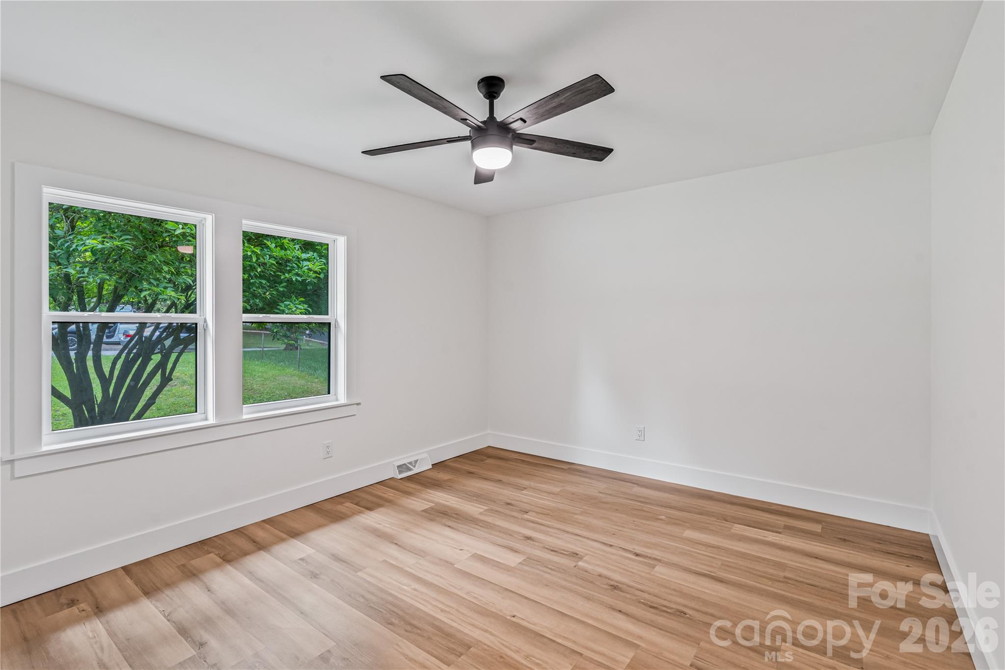 833 Knowles Drive