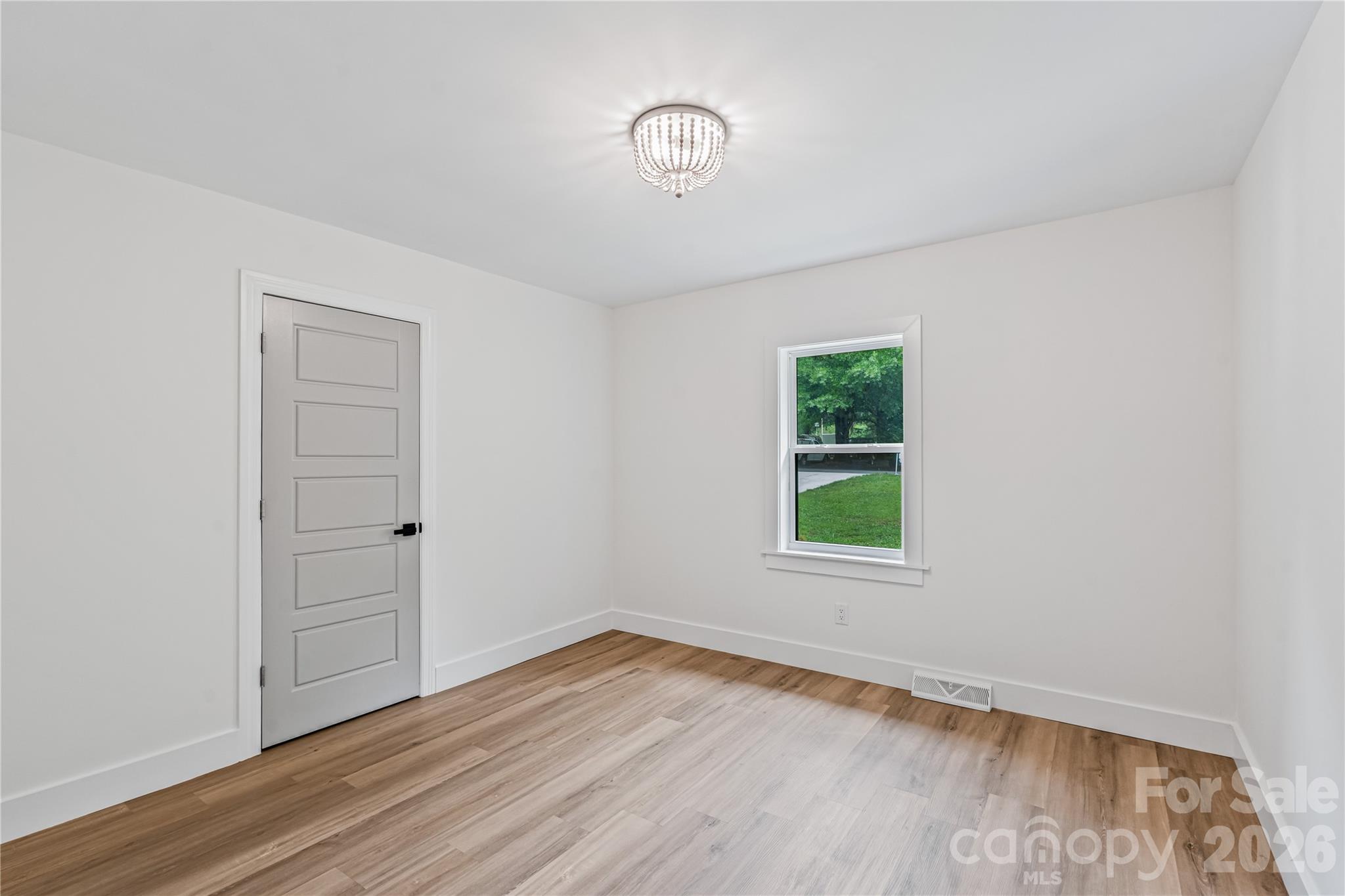 833 Knowles Drive