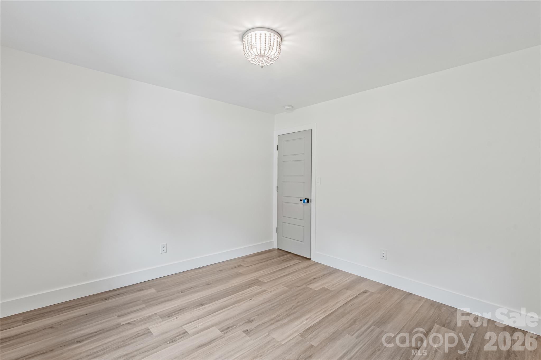 833 Knowles Drive