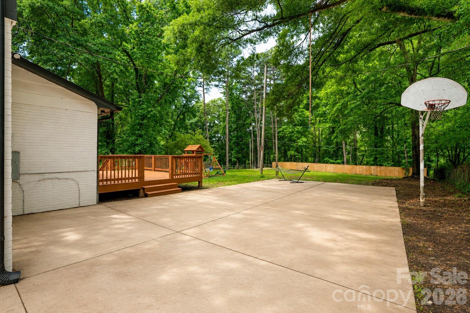 833 Knowles Drive