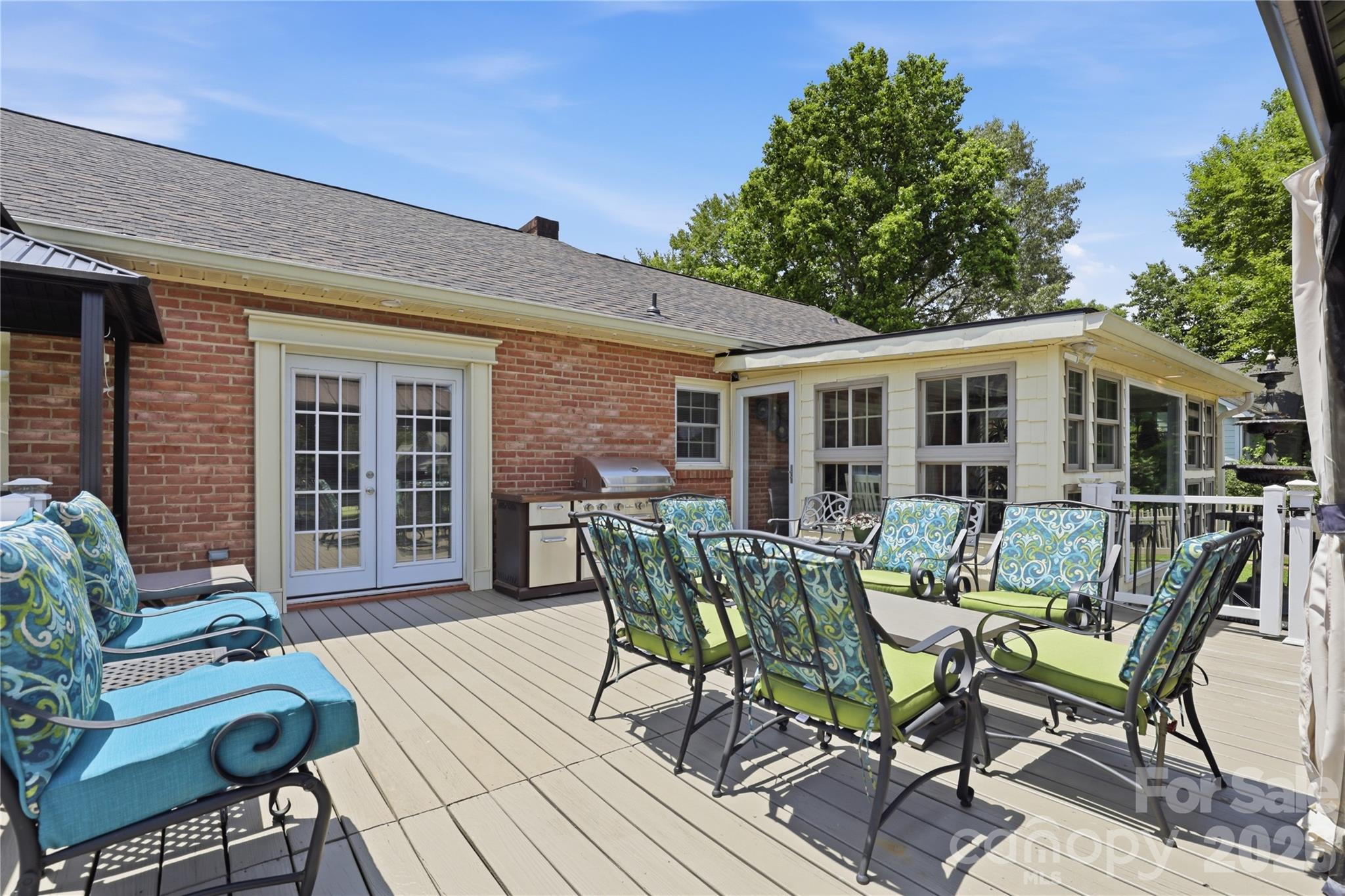 4 Fox Ridge Drive