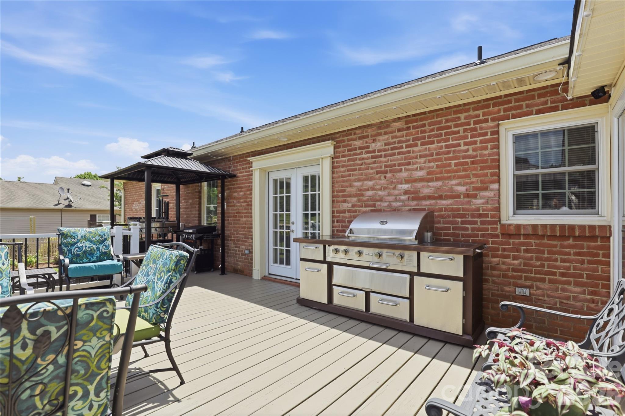 4 Fox Ridge Drive