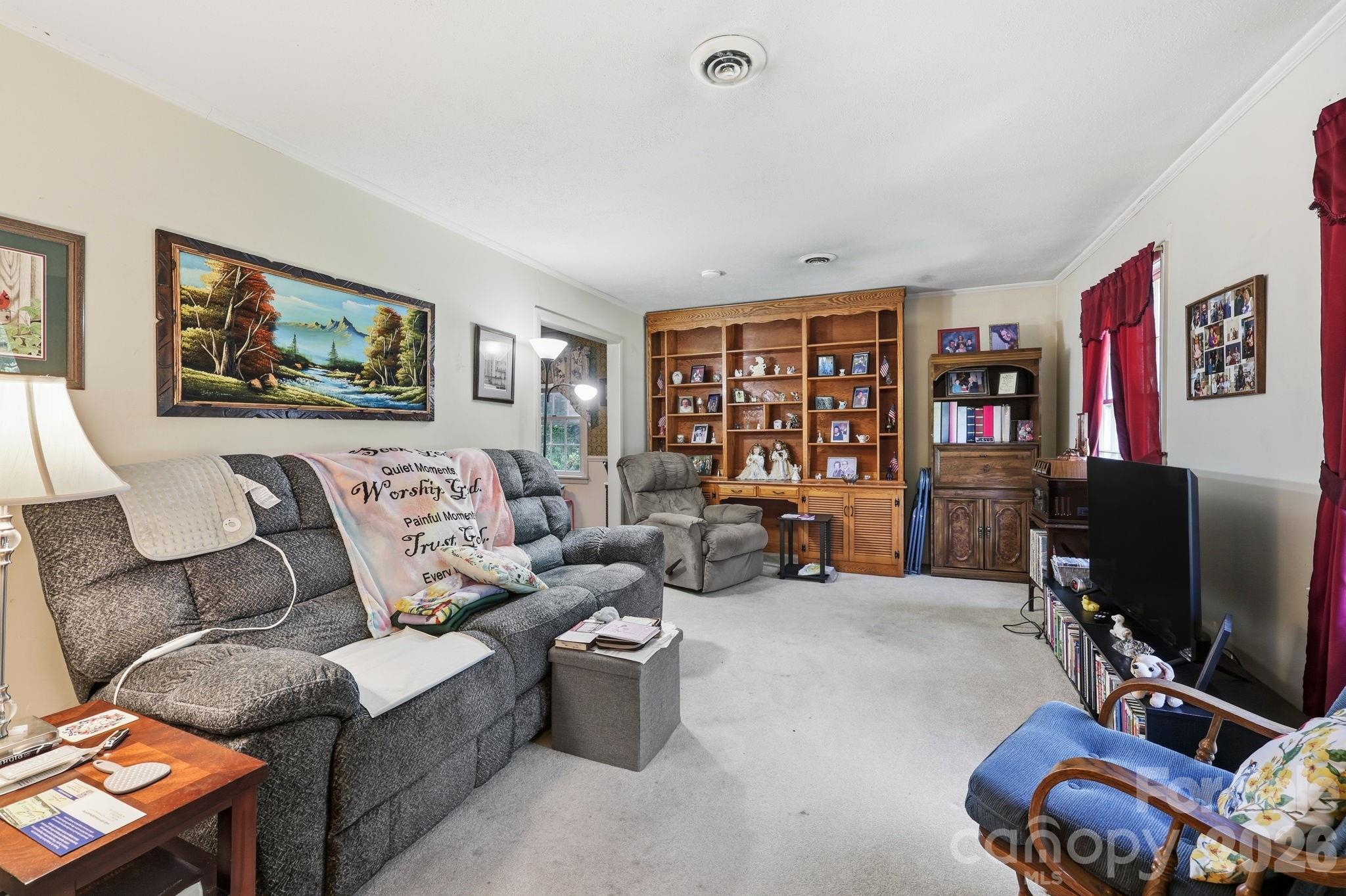 401 White Oaks Drive