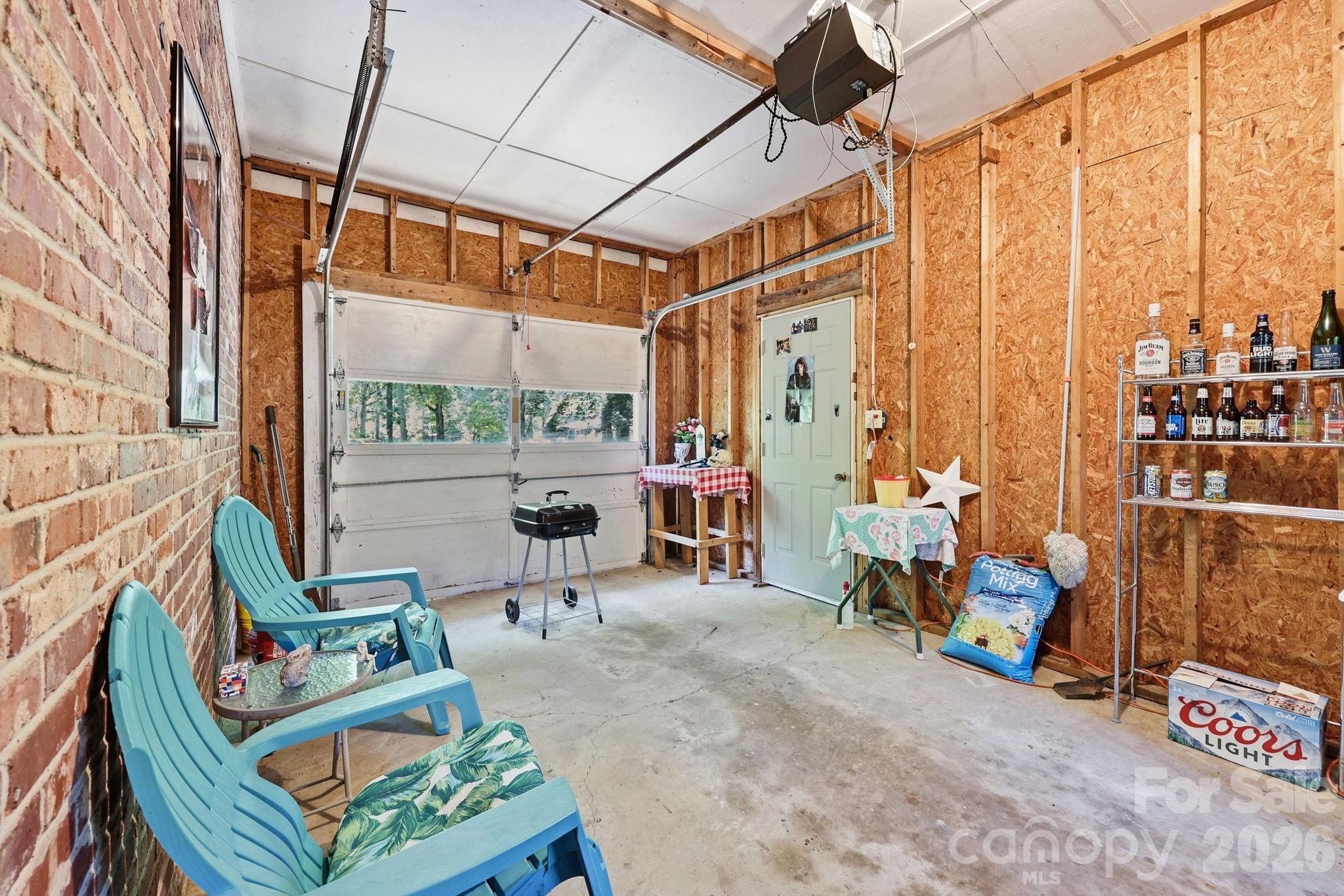401 White Oaks Drive