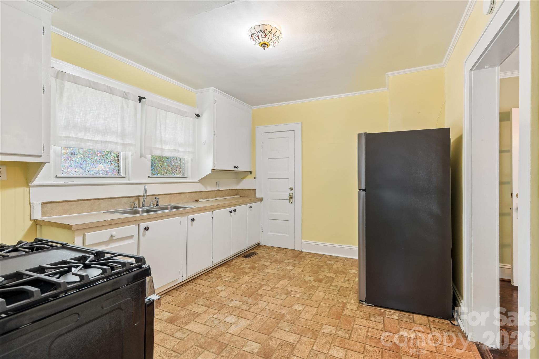 1010 Desoto Avenue