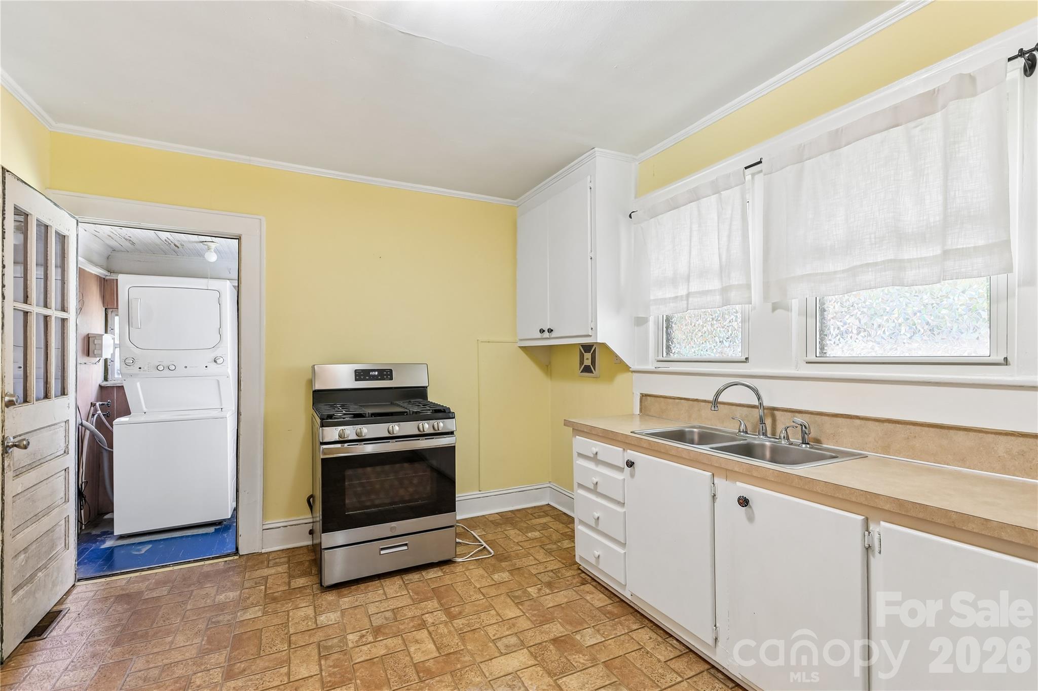 1010 Desoto Avenue