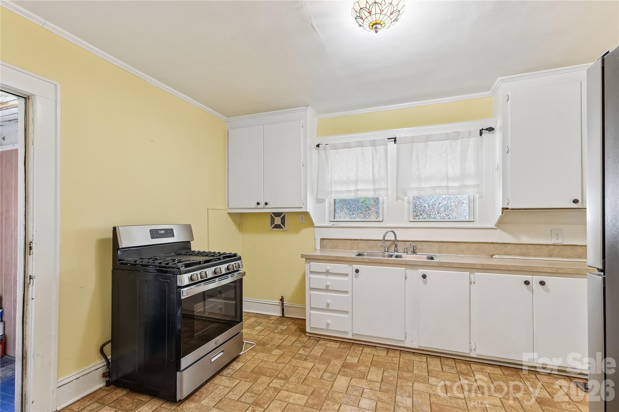 1010 Desoto Avenue