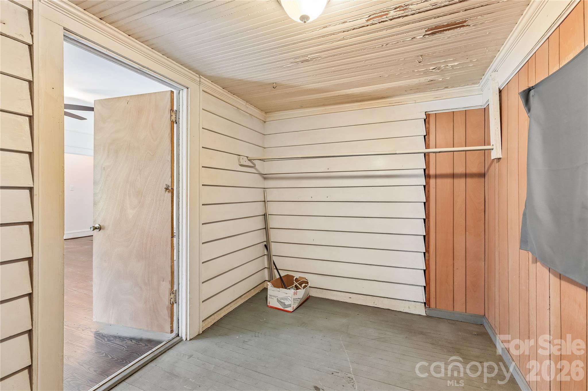 1010 Desoto Avenue