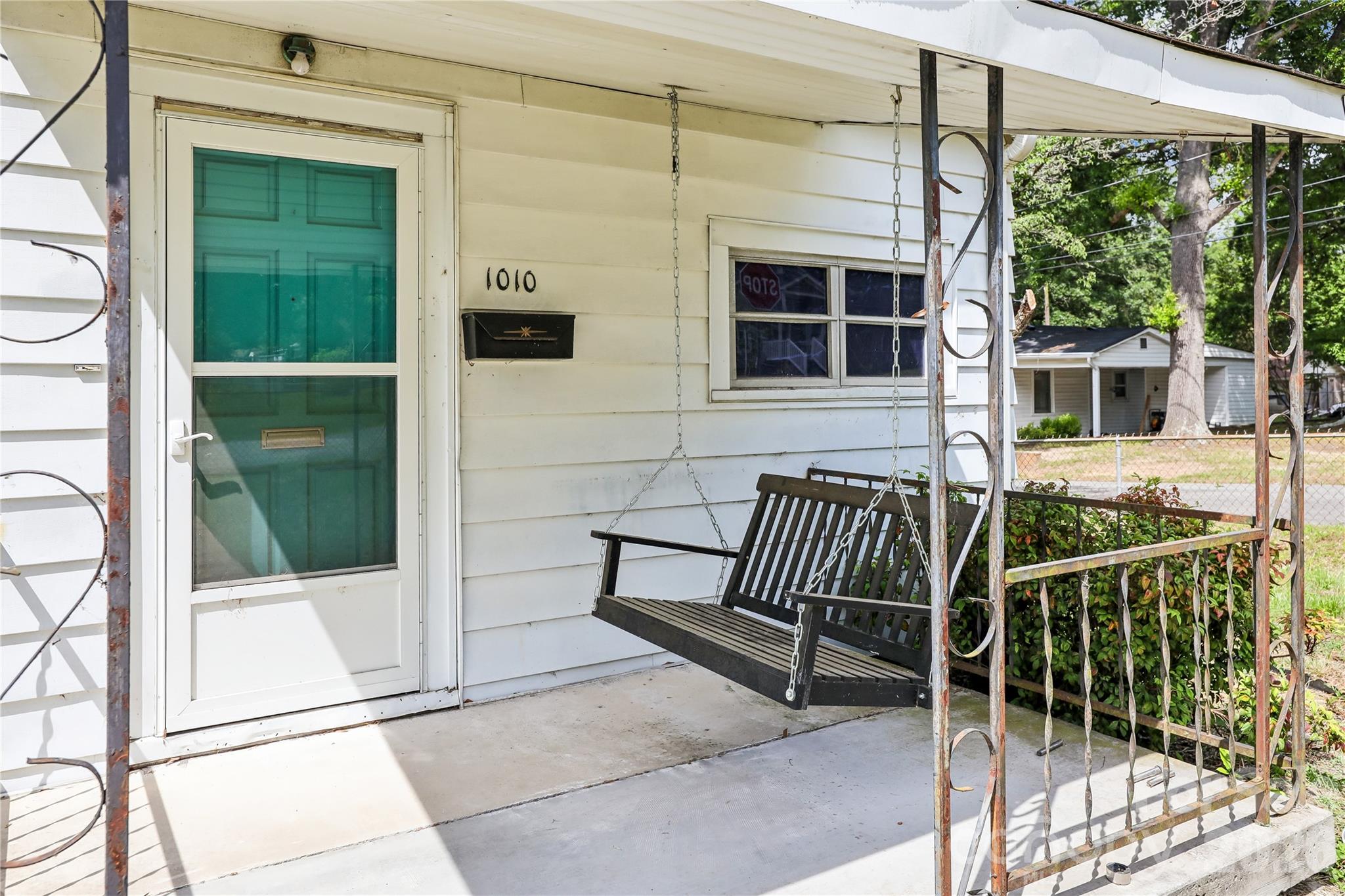 1010 Desoto Avenue