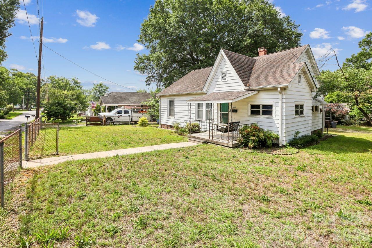 1010 Desoto Avenue