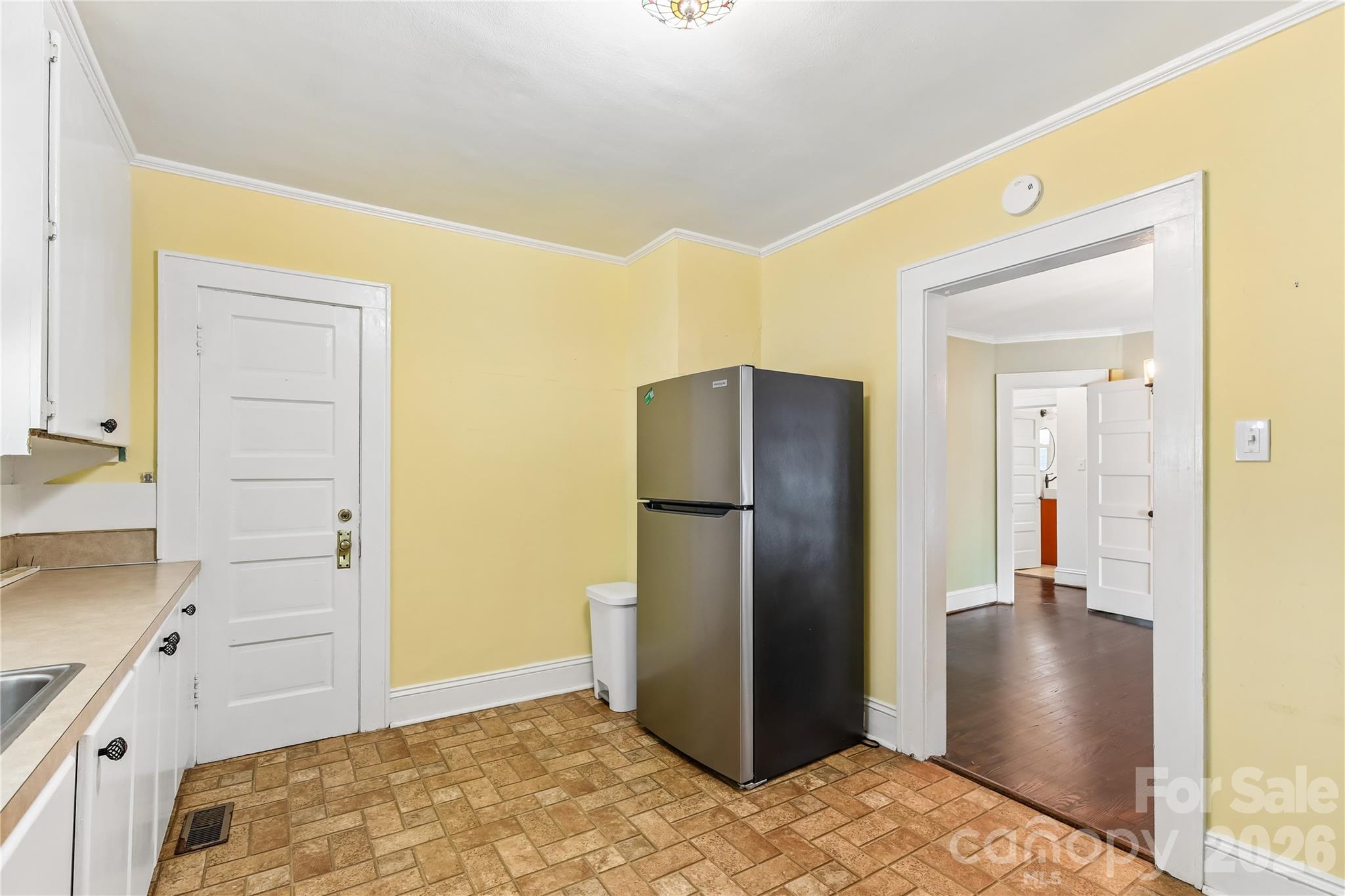 1010 Desoto Avenue