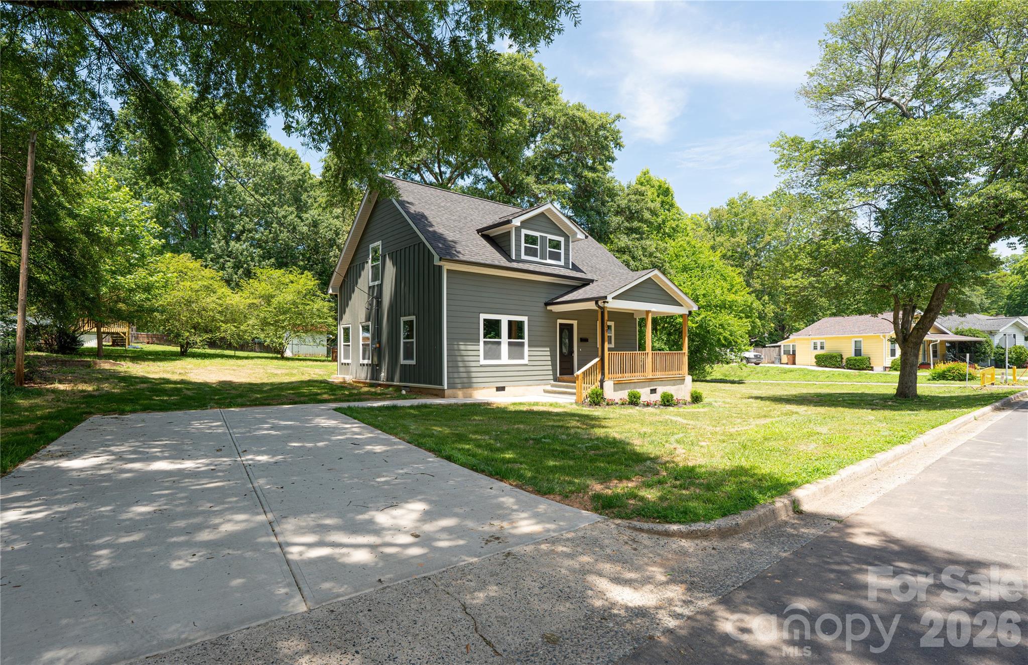 209 East Dixon Street