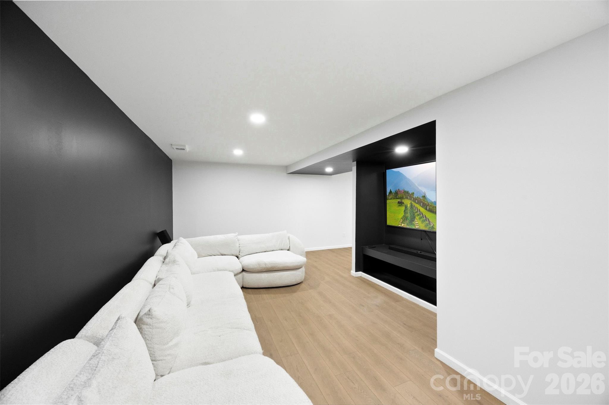 1047 White Plains Road