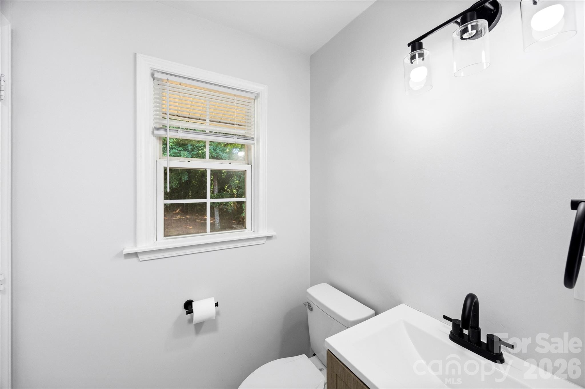 1047 White Plains Road