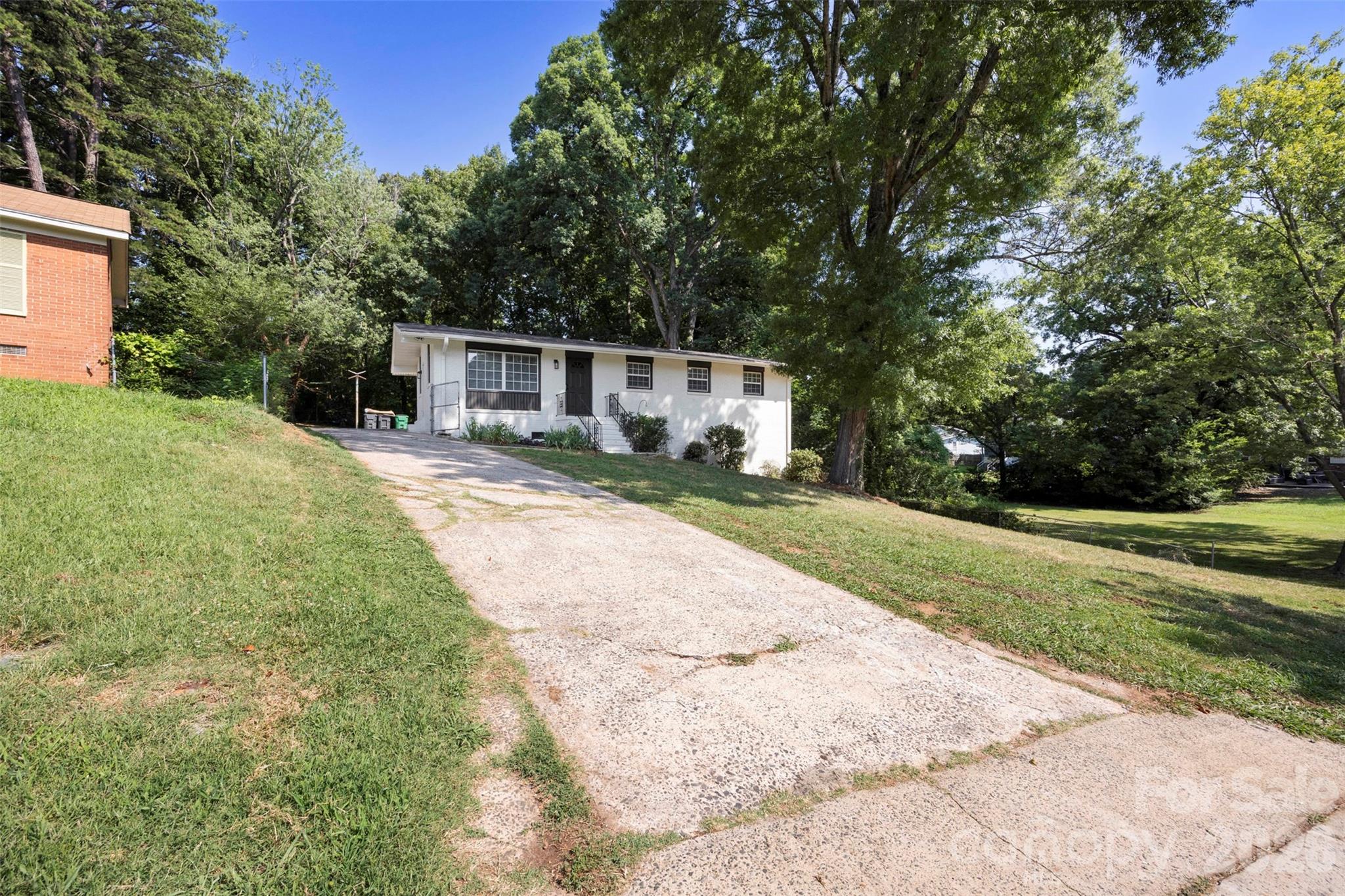 1047 White Plains Road