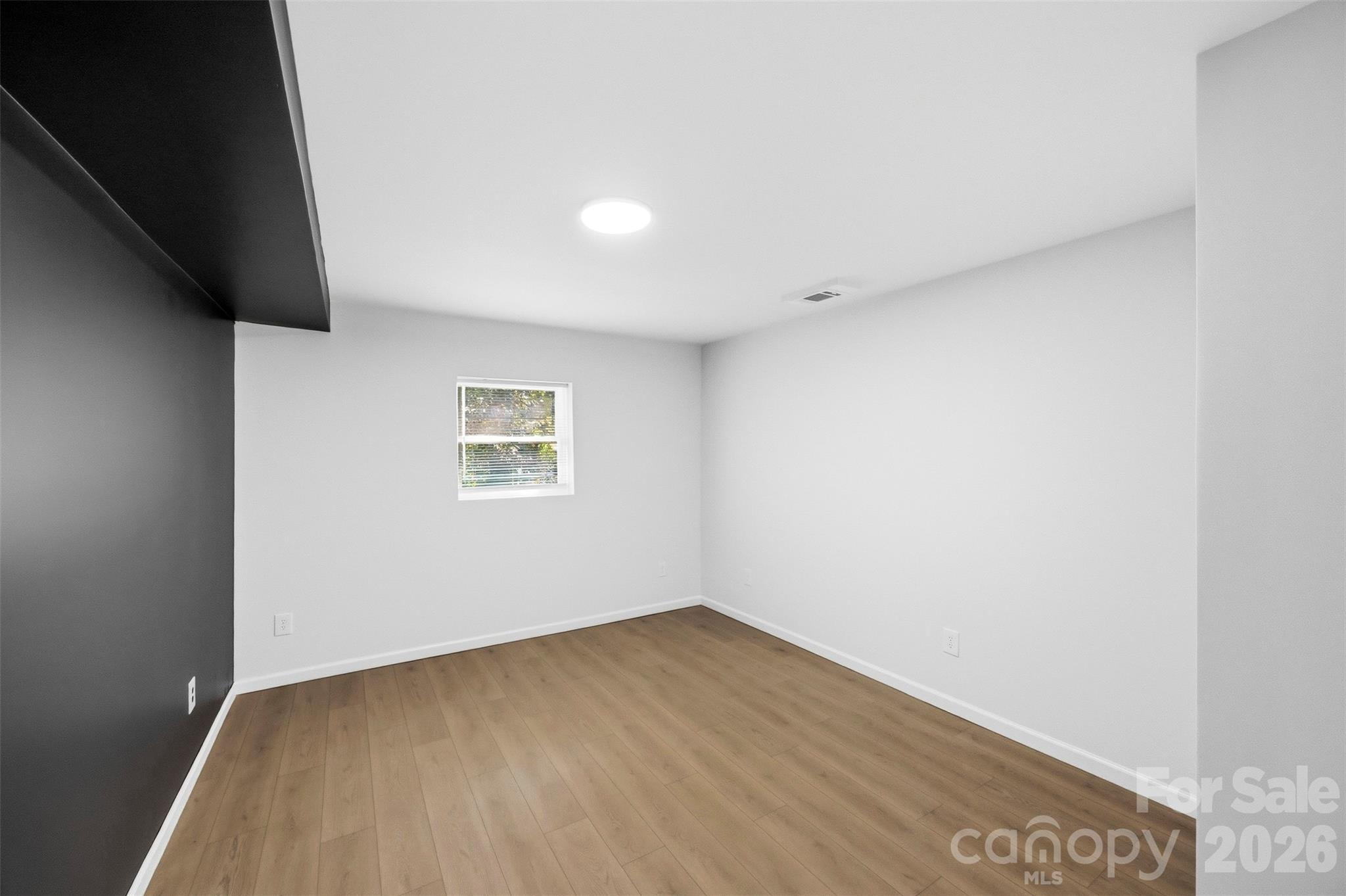 1047 White Plains Road