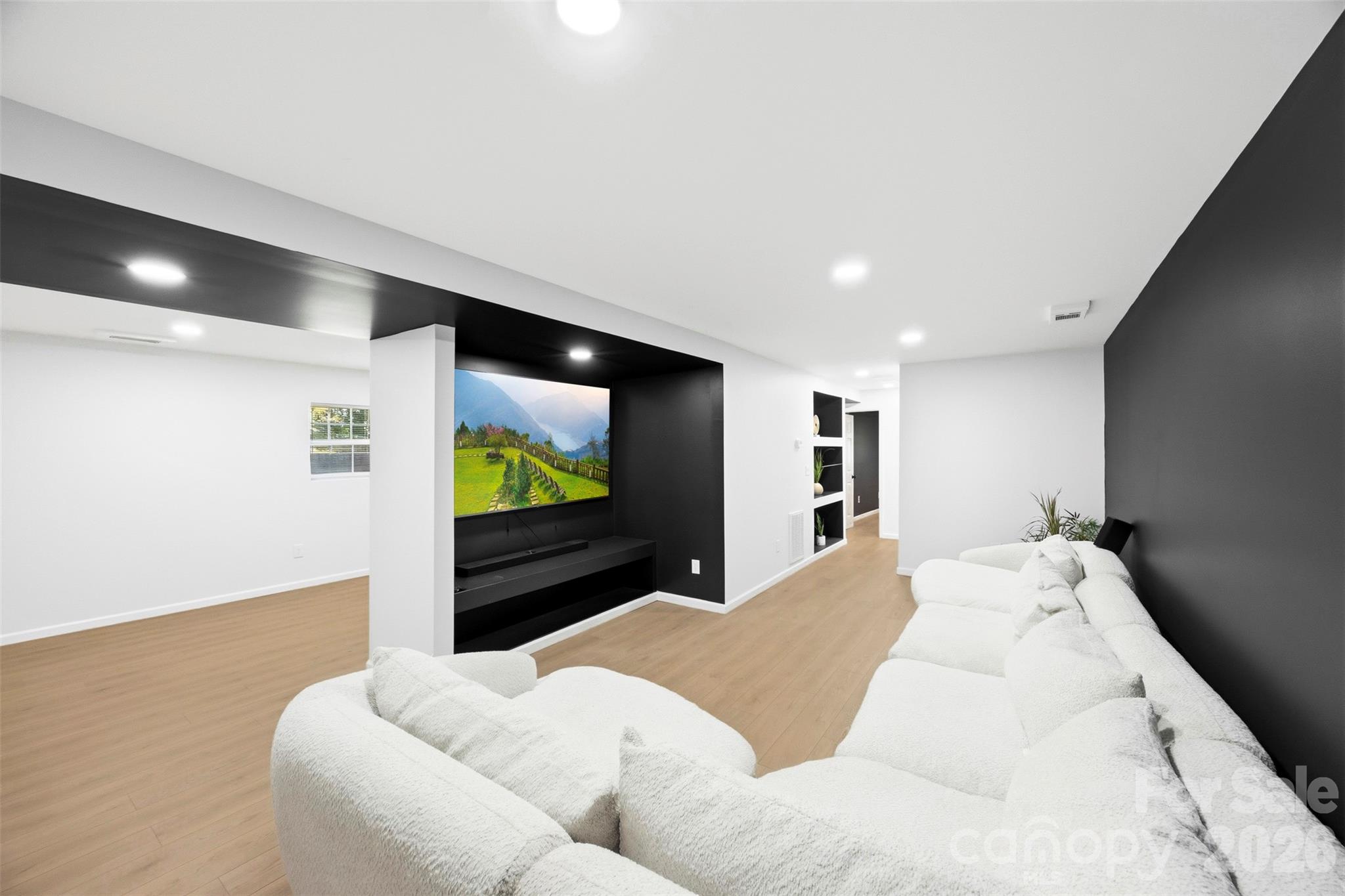 1047 White Plains Road