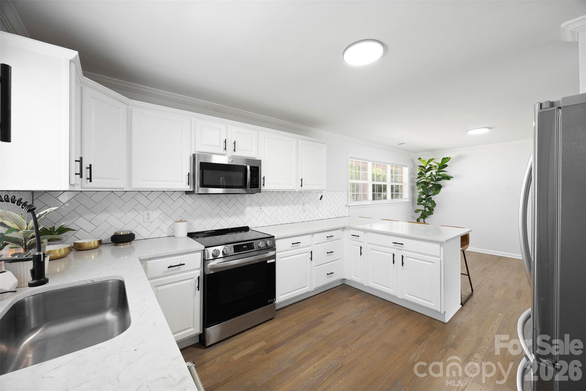 1047 White Plains Road