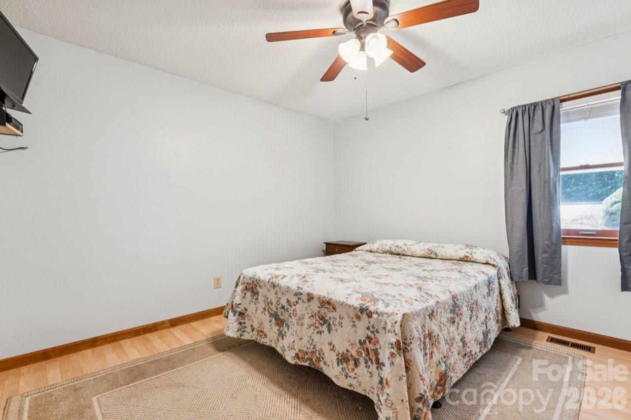 918 Pinehaven Drive