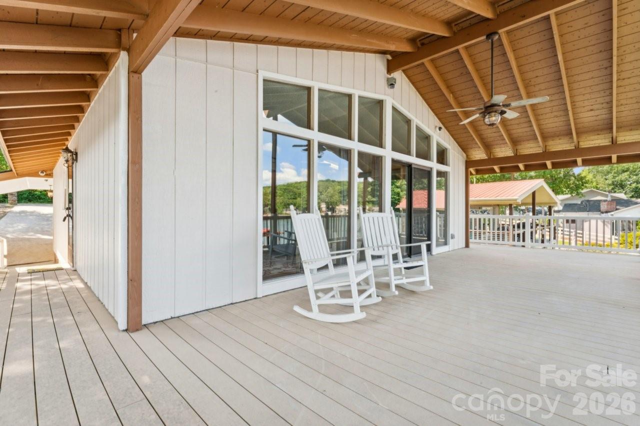 918 Pinehaven Drive