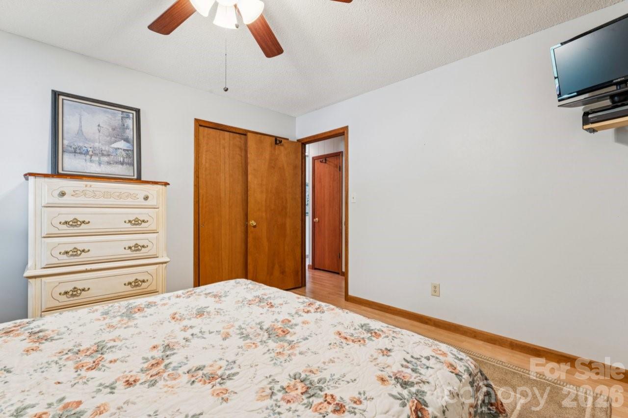 918 Pinehaven Drive