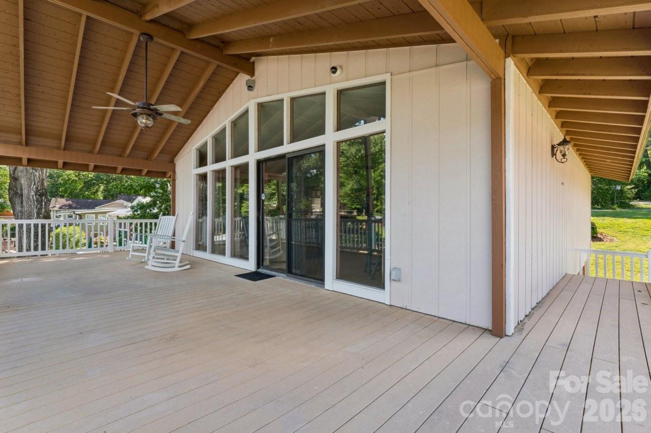 918 Pinehaven Drive