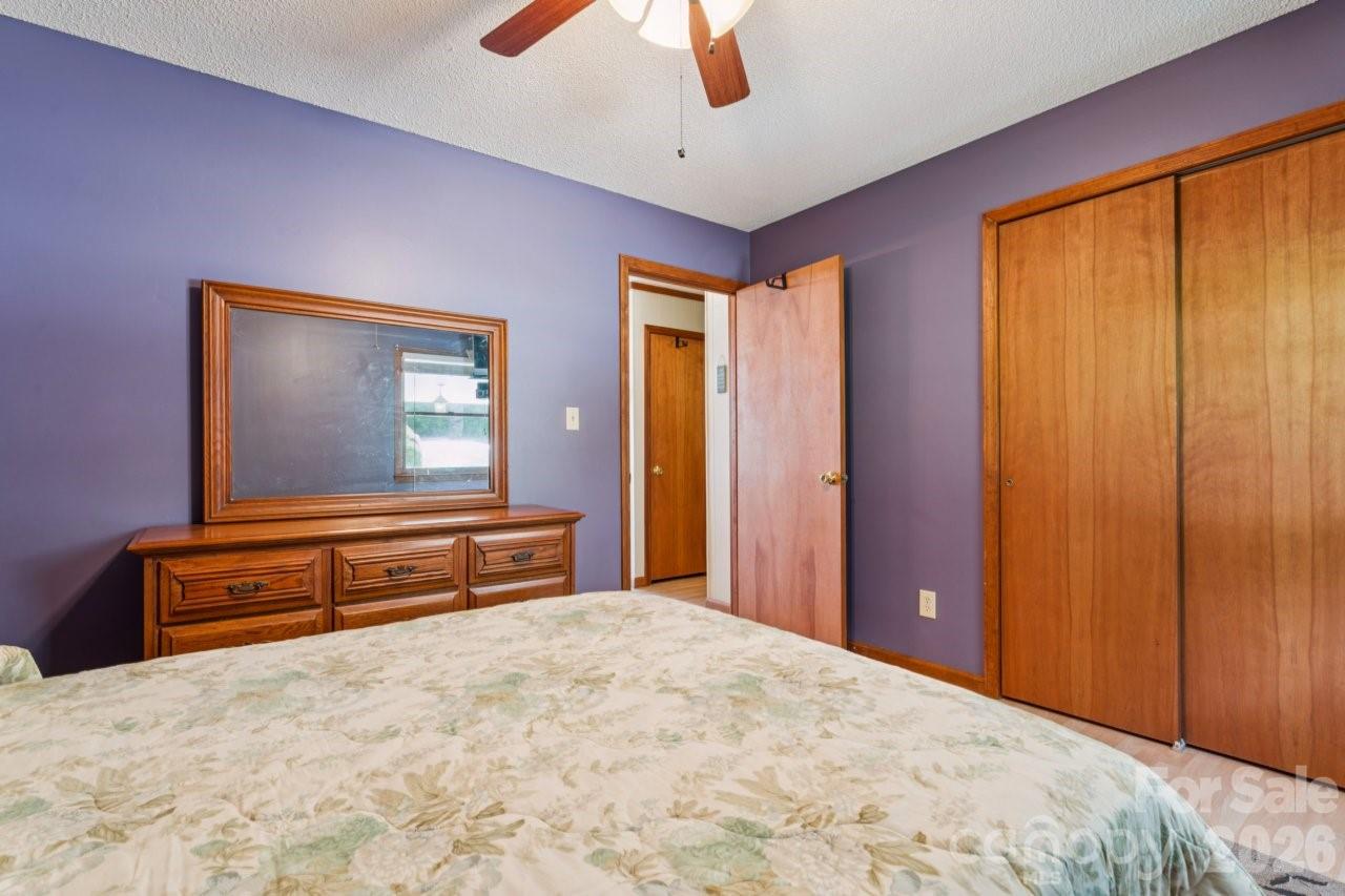 918 Pinehaven Drive