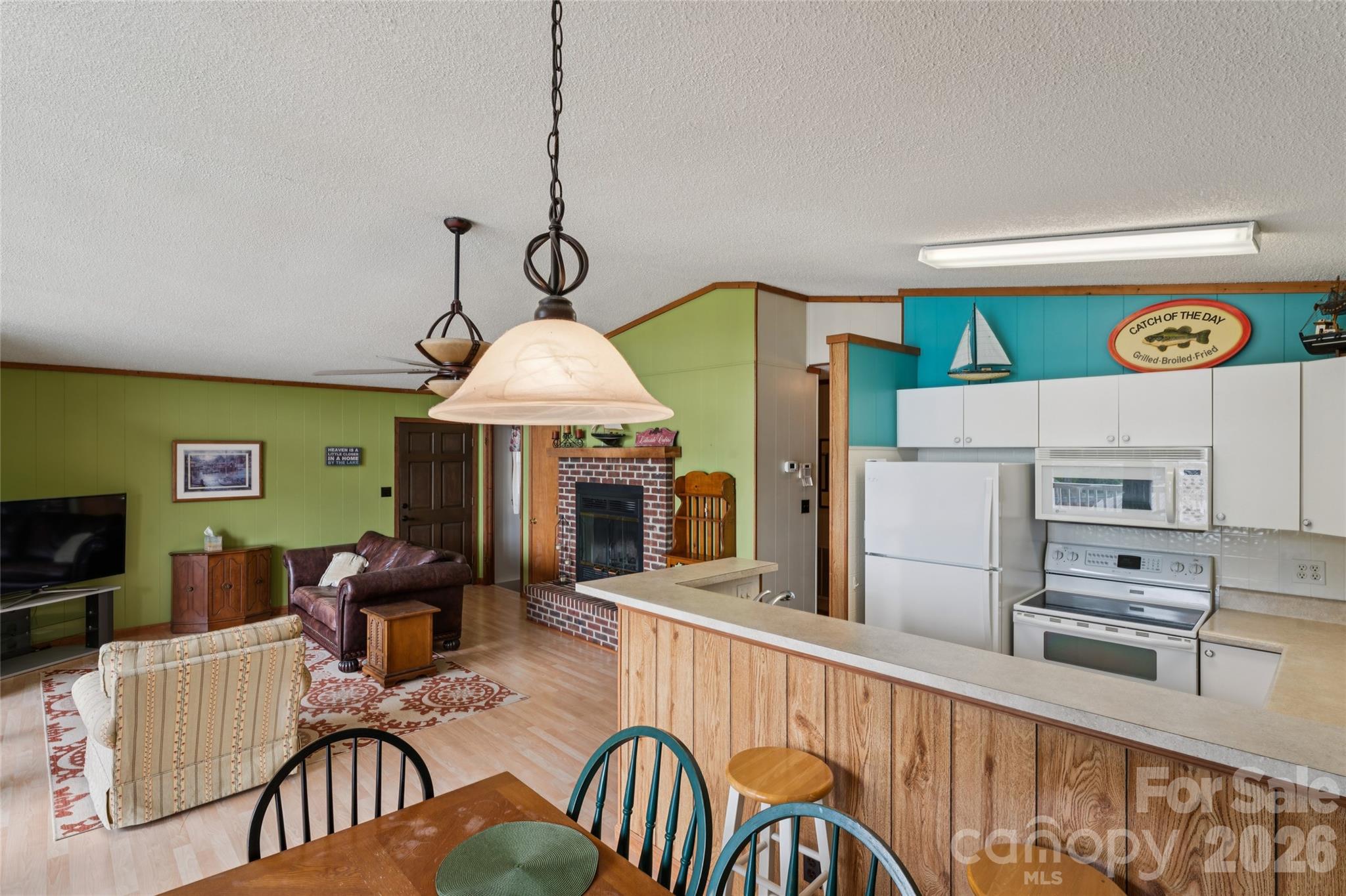 918 Pinehaven Drive