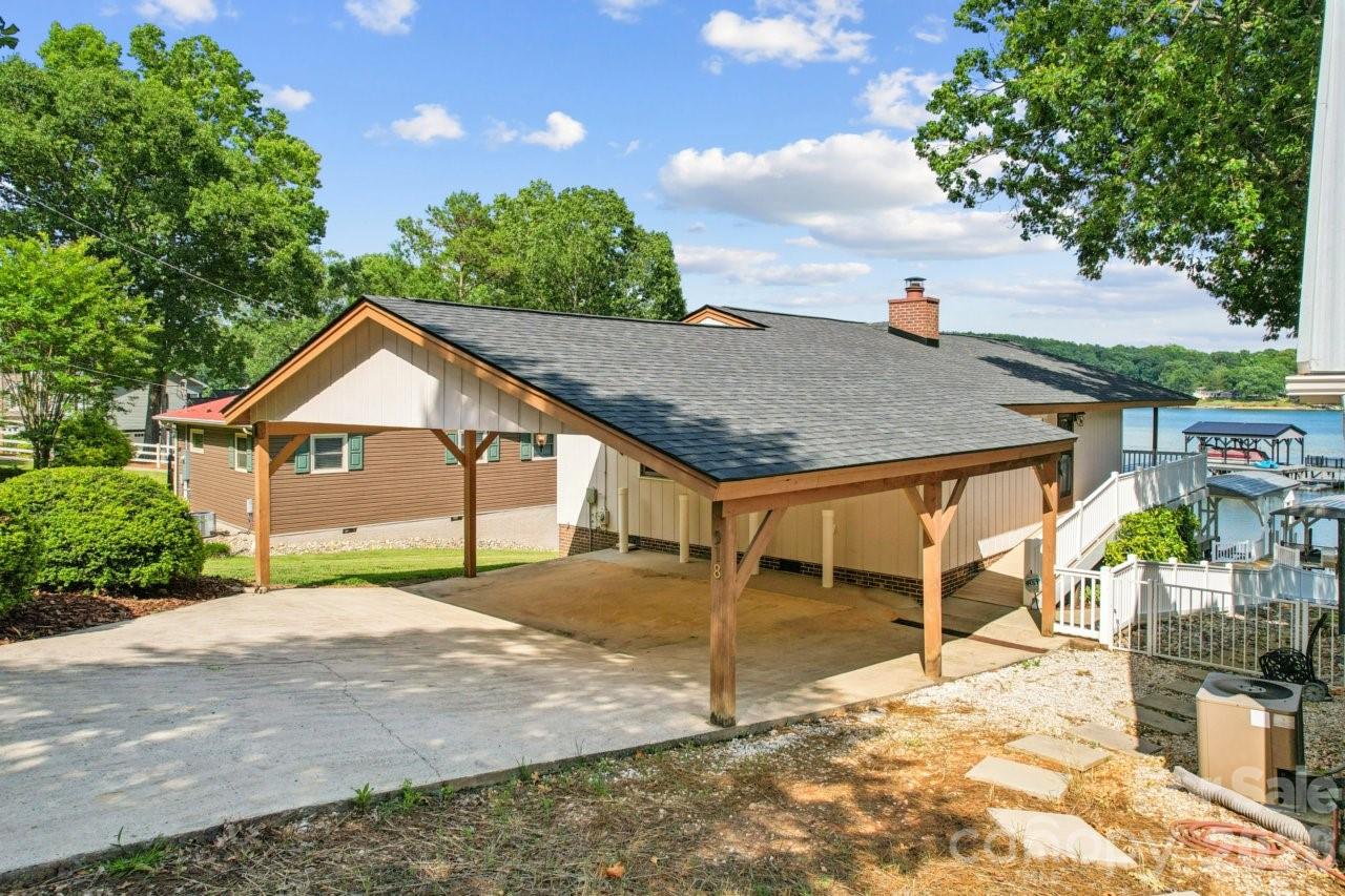 918 Pinehaven Drive